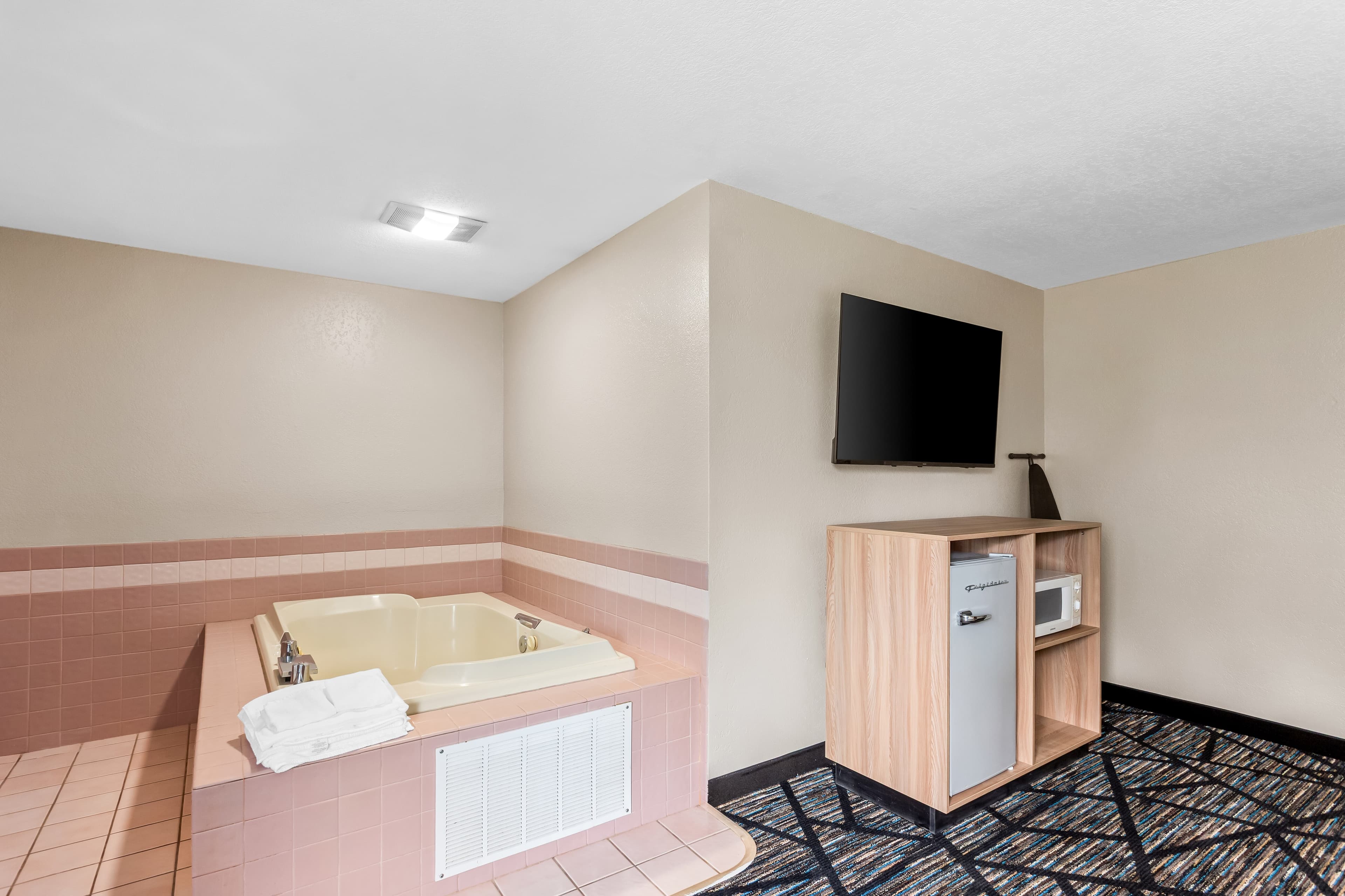 Quality Inn & Suites Howe - Sturgis — 23