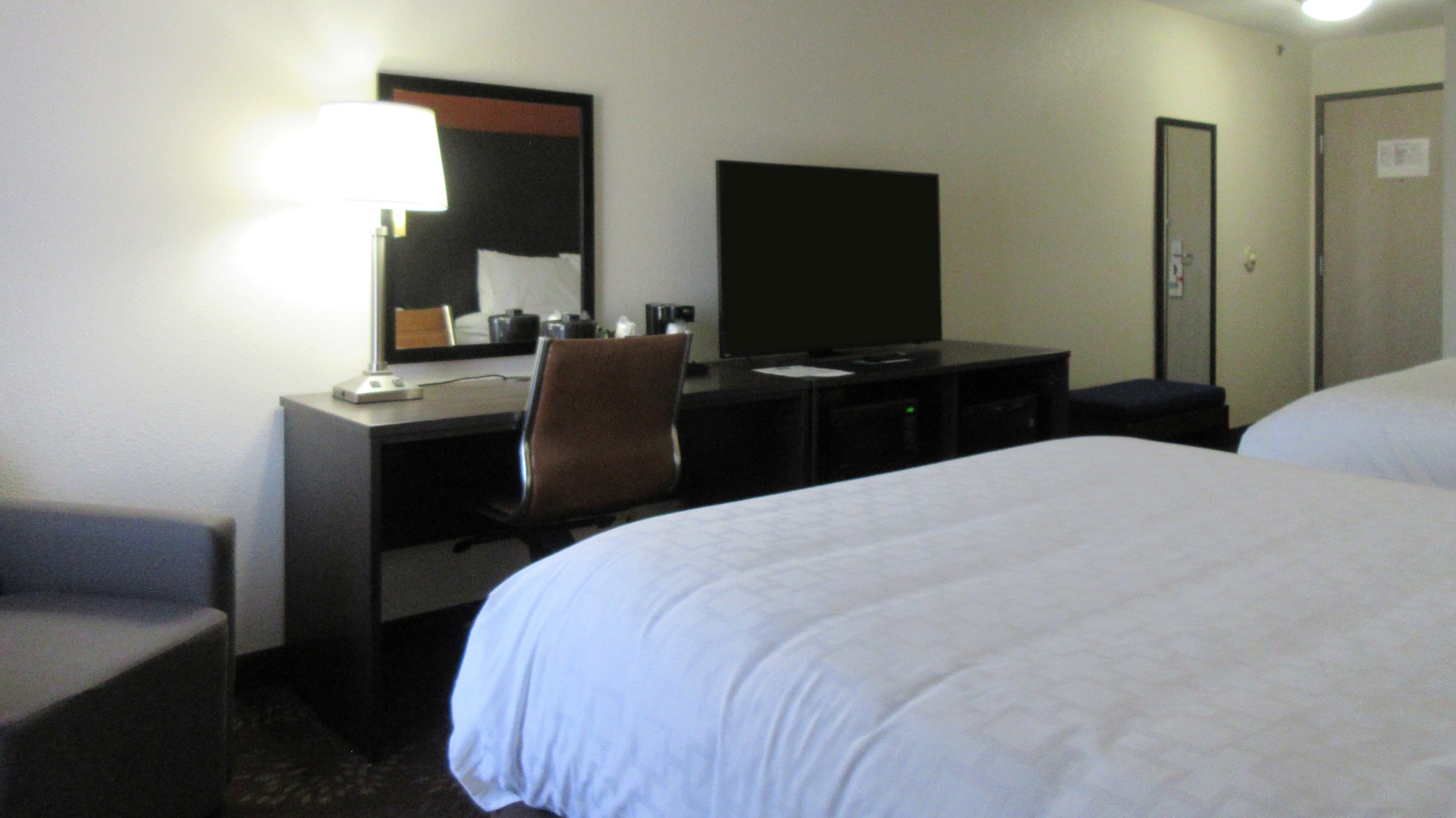 Clarion Pointe Evansville North — 18