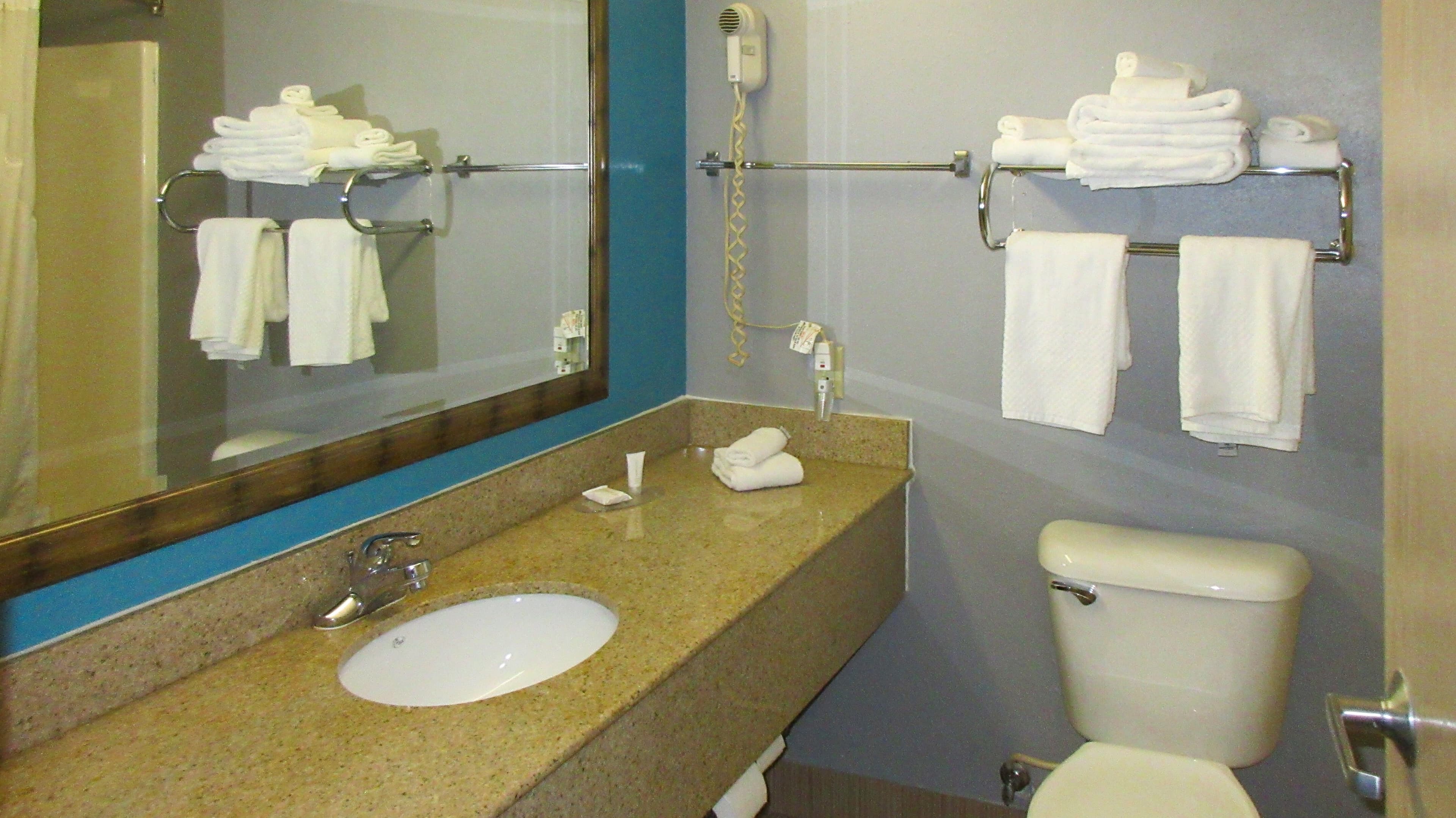 Clarion Pointe Evansville North — 39