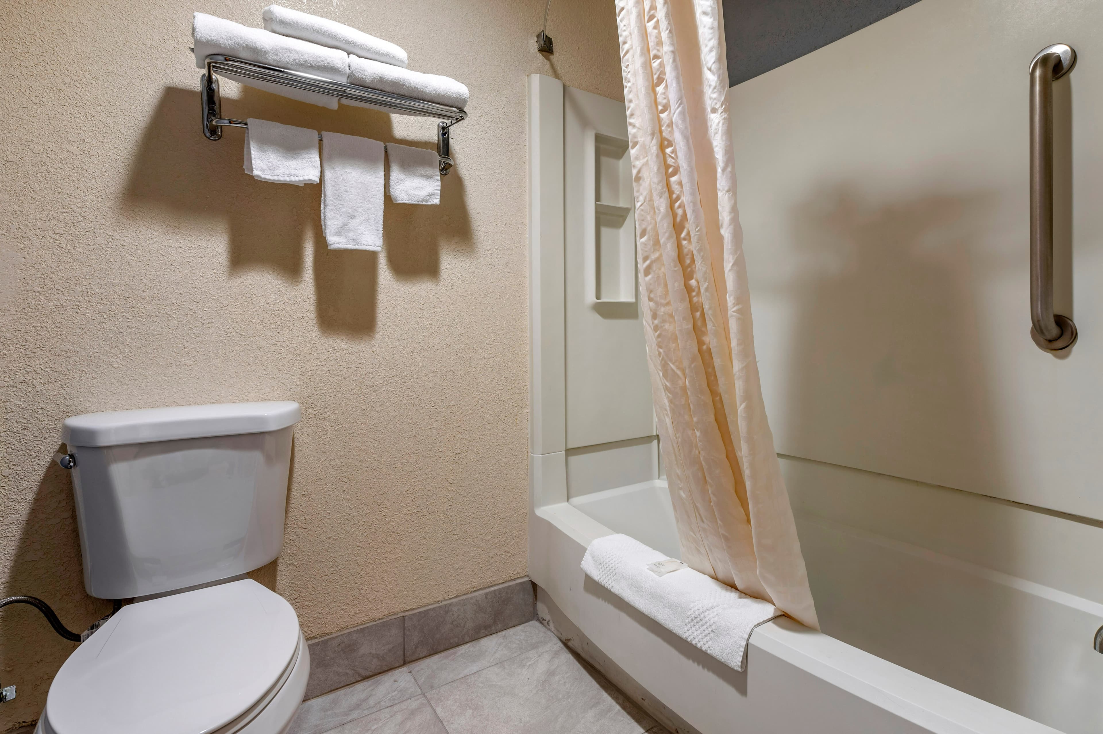 Suburban Studios Lafayette - Image 3