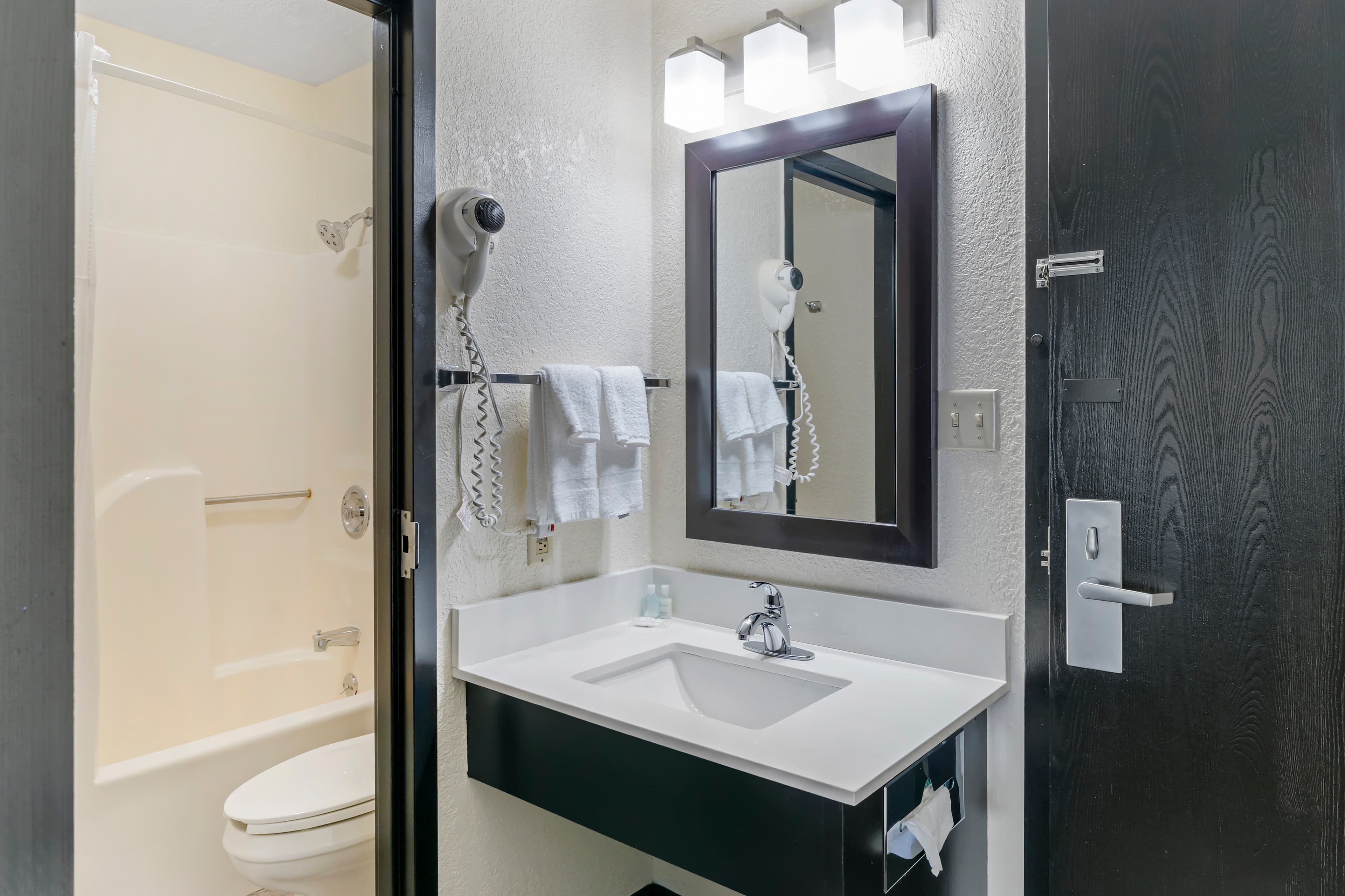 Clarion Pointe Jasper — 9