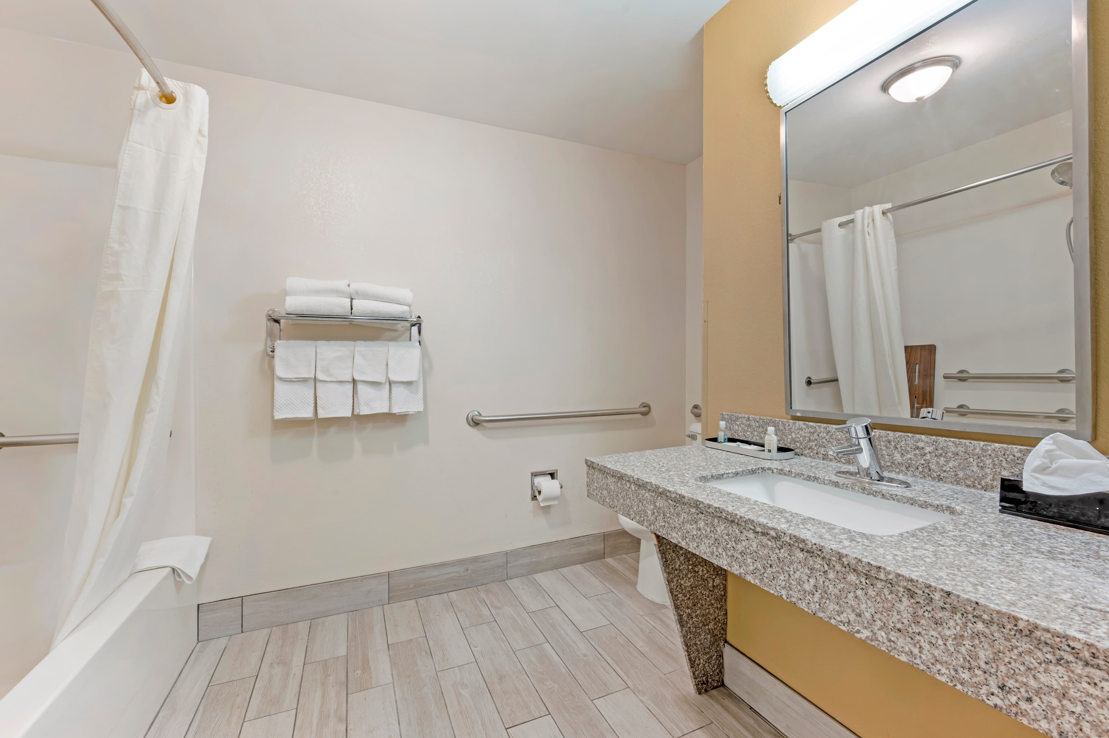 Quality Suites - Image 2