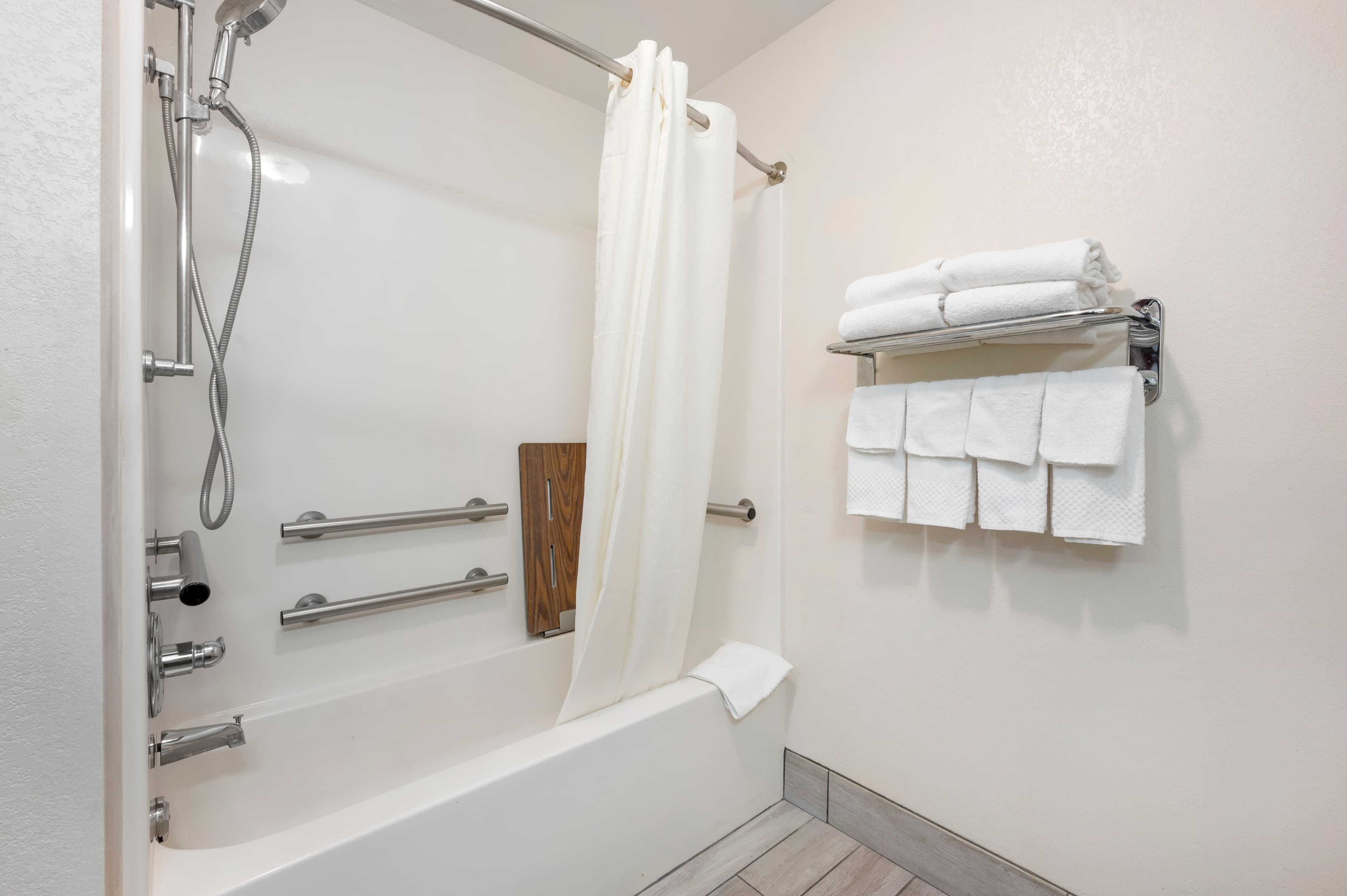 Quality Suites - Image 5