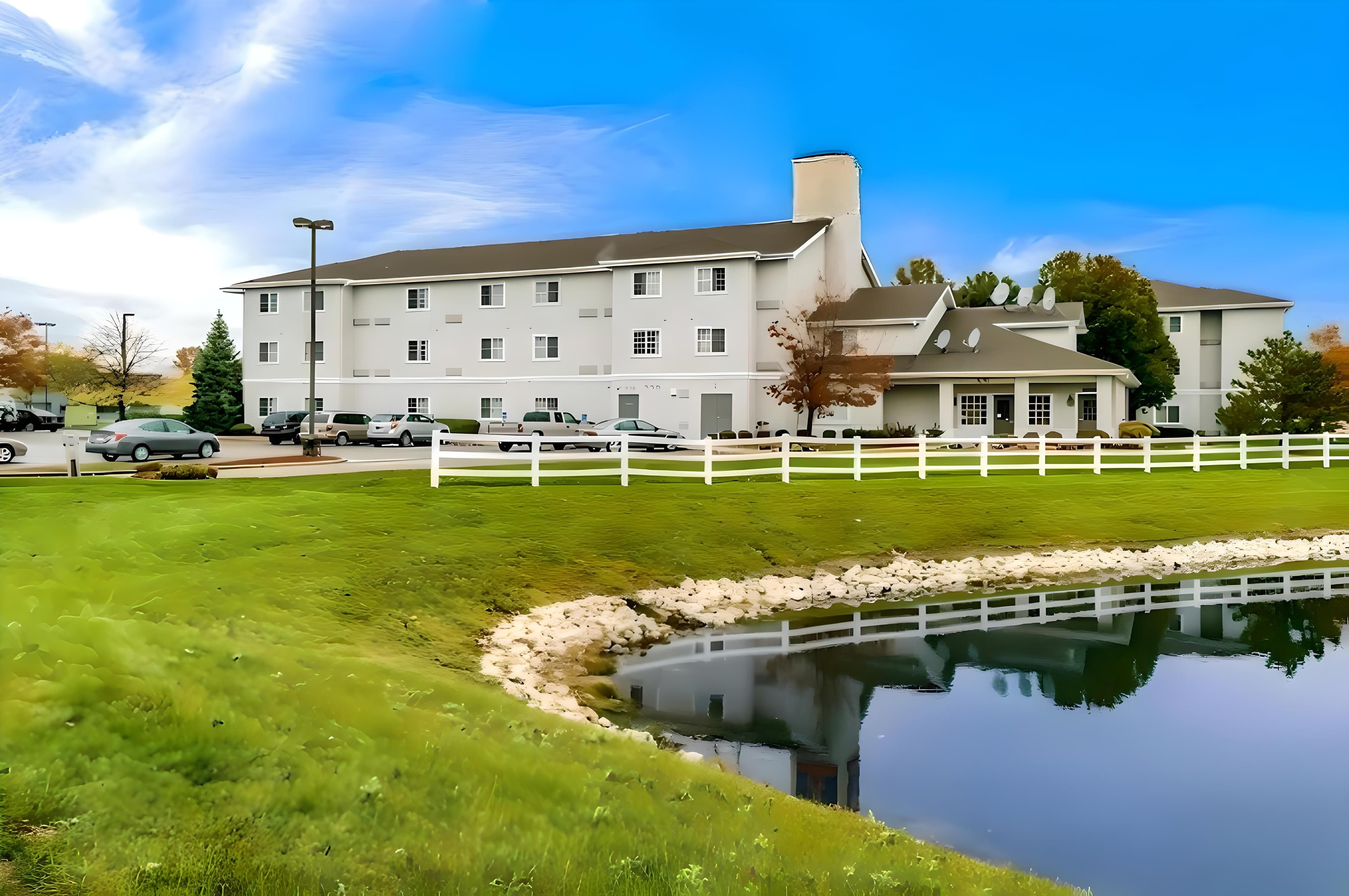 Suburban Studios Fishers Indianapolis - Image 1