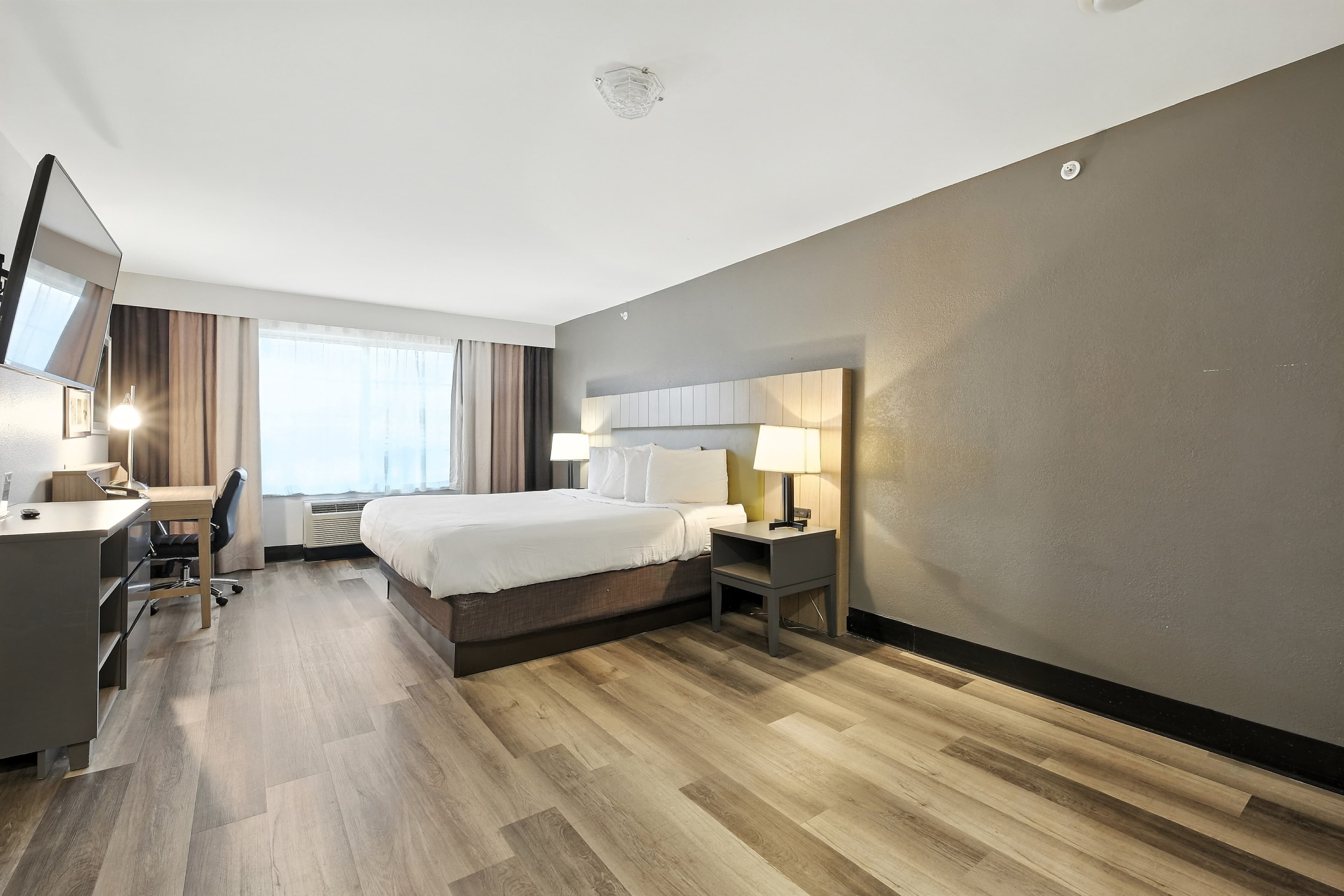 Country Inn & Suites by Radisson, Merrillville, IN - Image 3