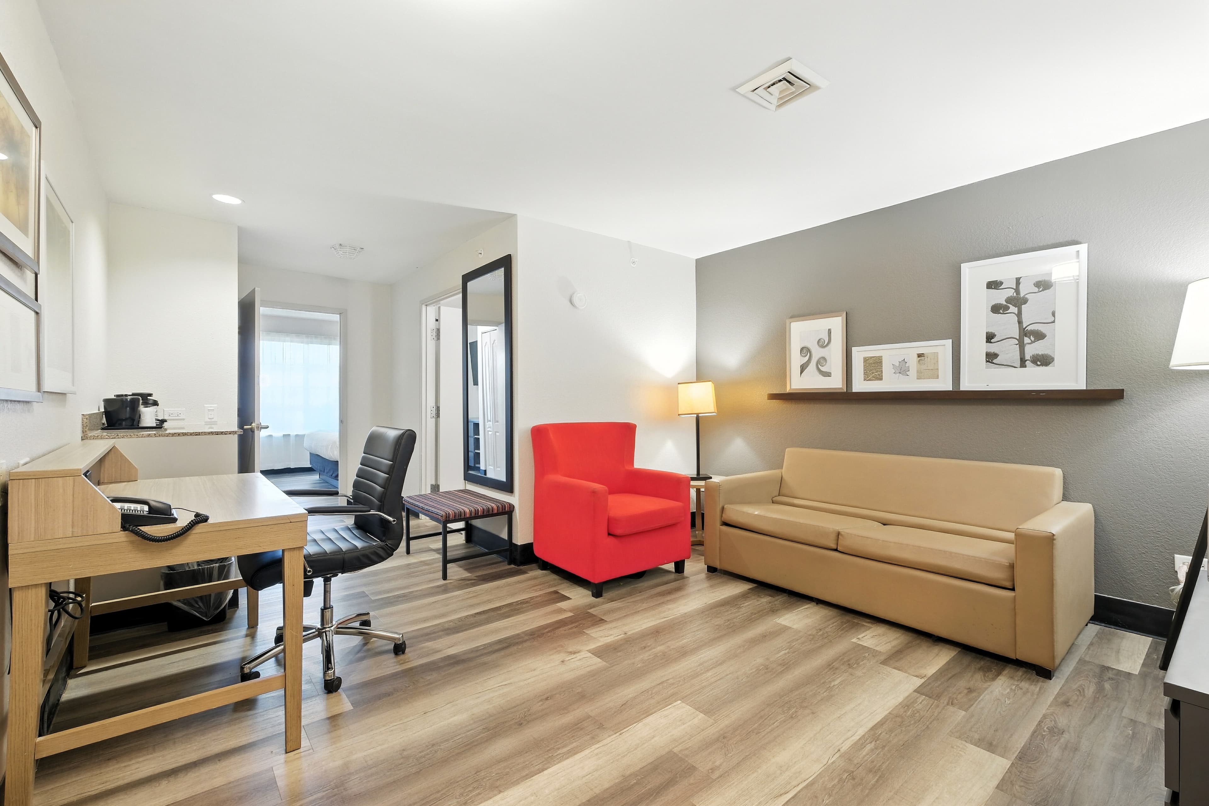 Country Inn & Suites by Radisson, Merrillville, IN — 8