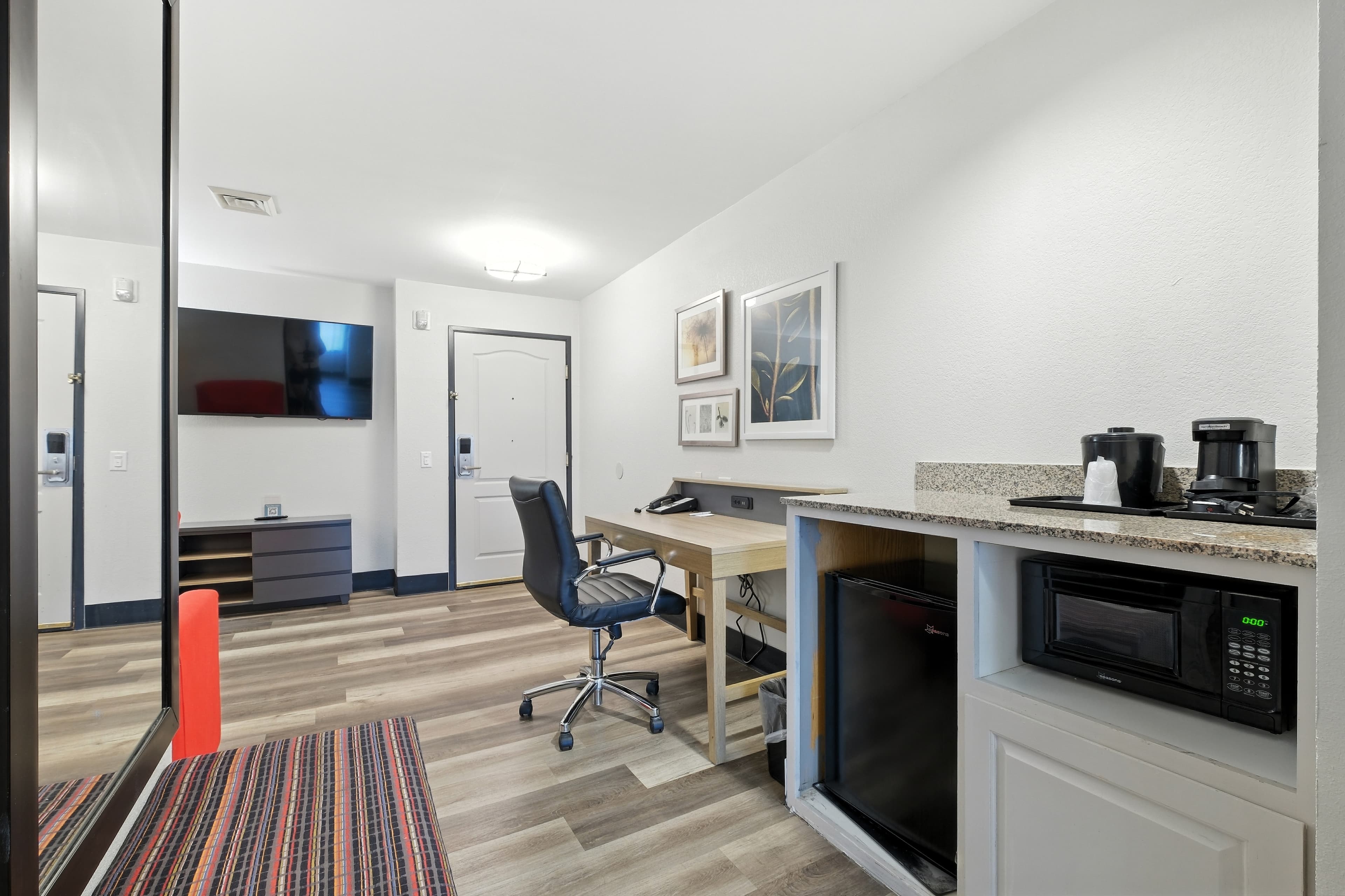 Country Inn & Suites by Radisson, Merrillville, IN — 10