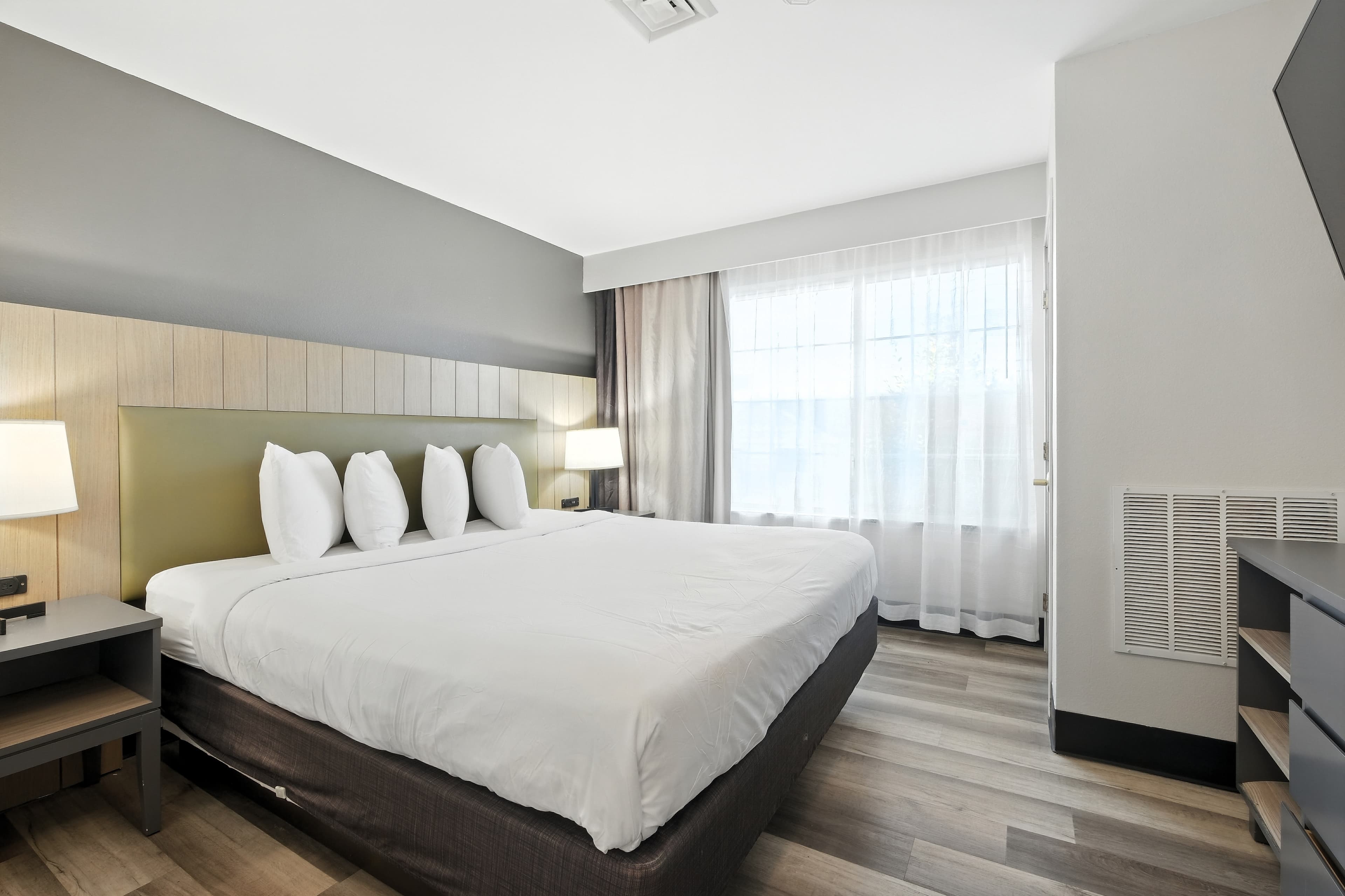 Country Inn & Suites by Radisson, Merrillville, IN — 14