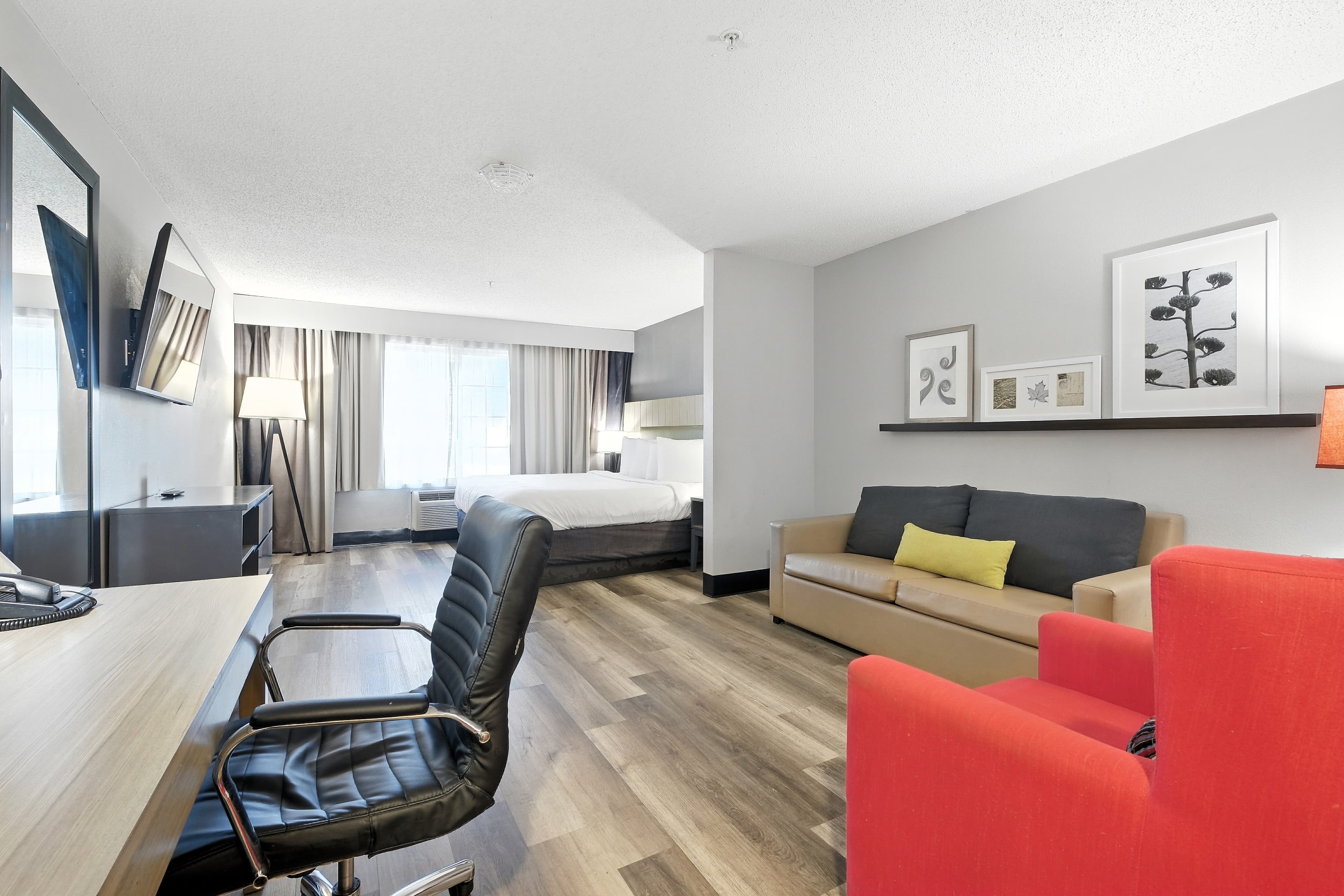 Country Inn & Suites by Radisson, Merrillville, IN — 18