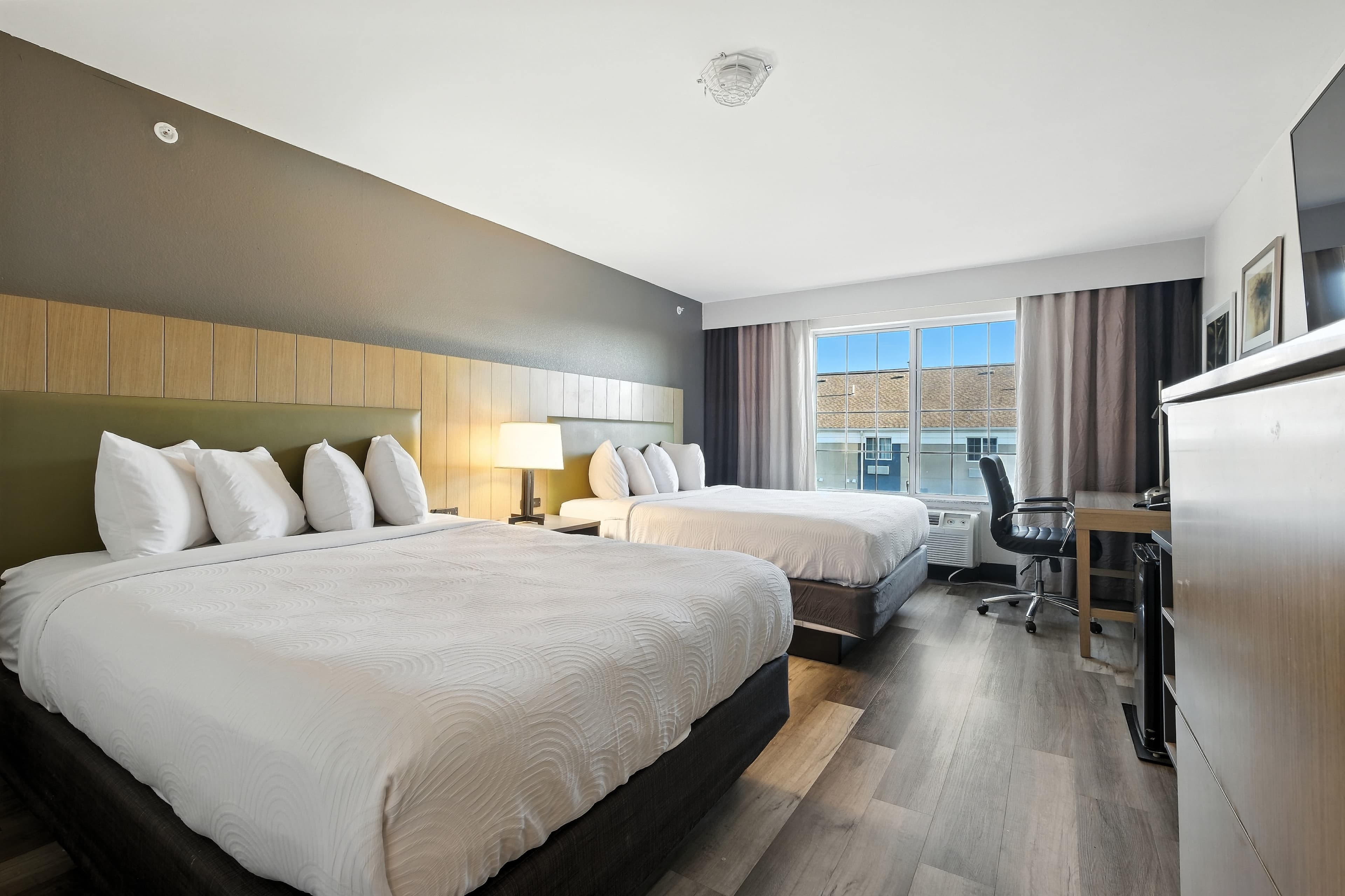 Country Inn & Suites by Radisson, Merrillville, IN — 21