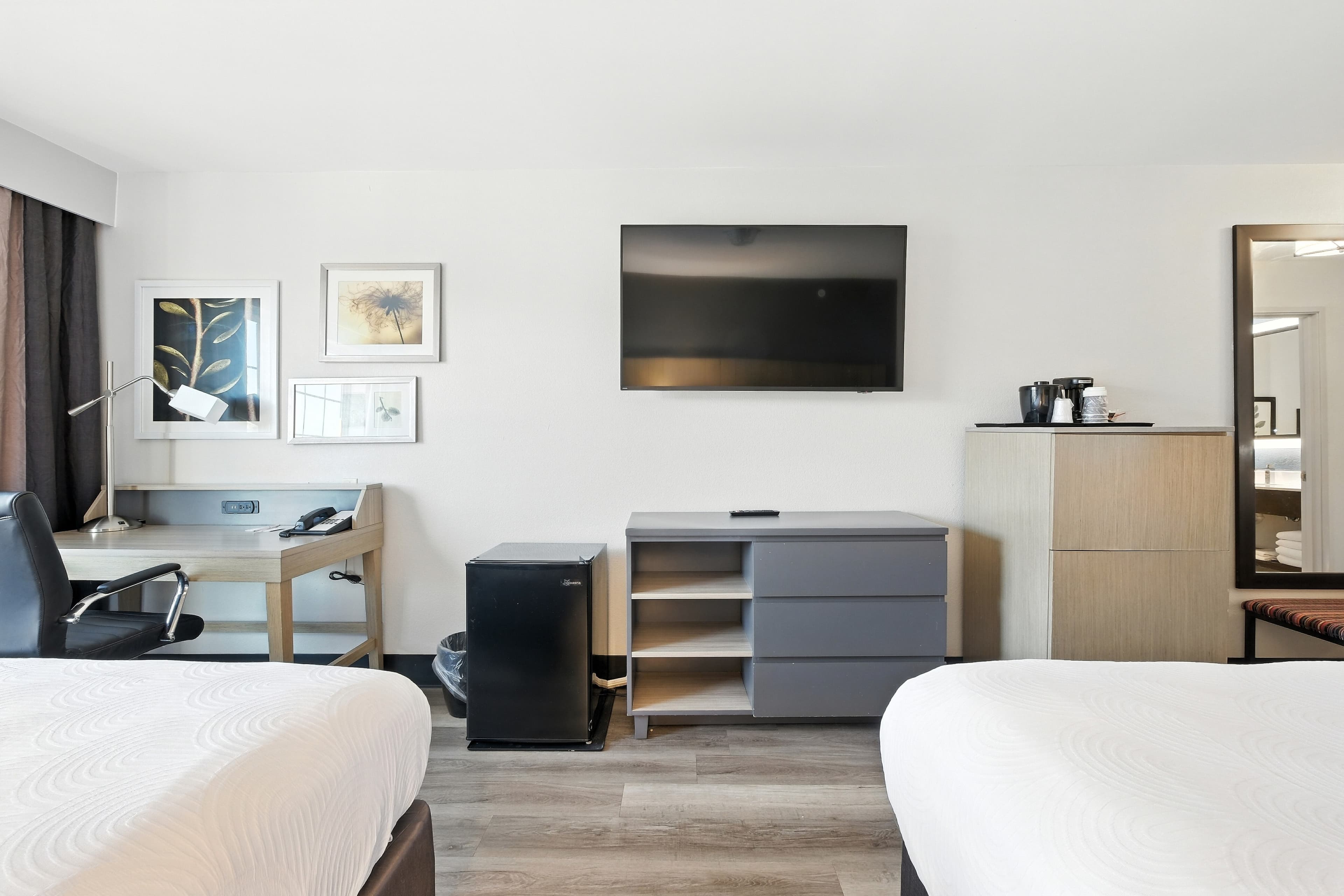 Country Inn & Suites by Radisson, Merrillville, IN — 22