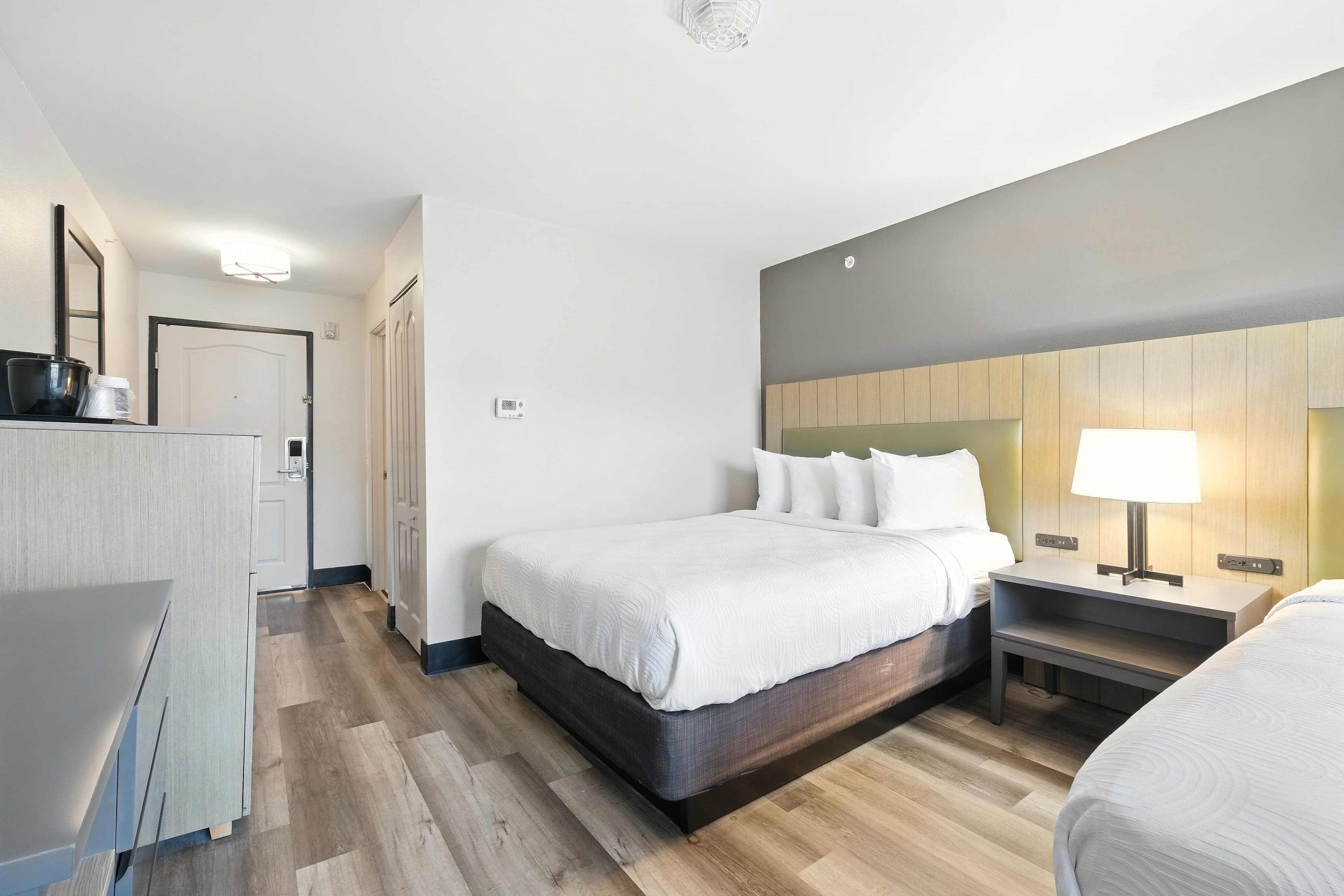Country Inn & Suites by Radisson, Merrillville, IN — 23