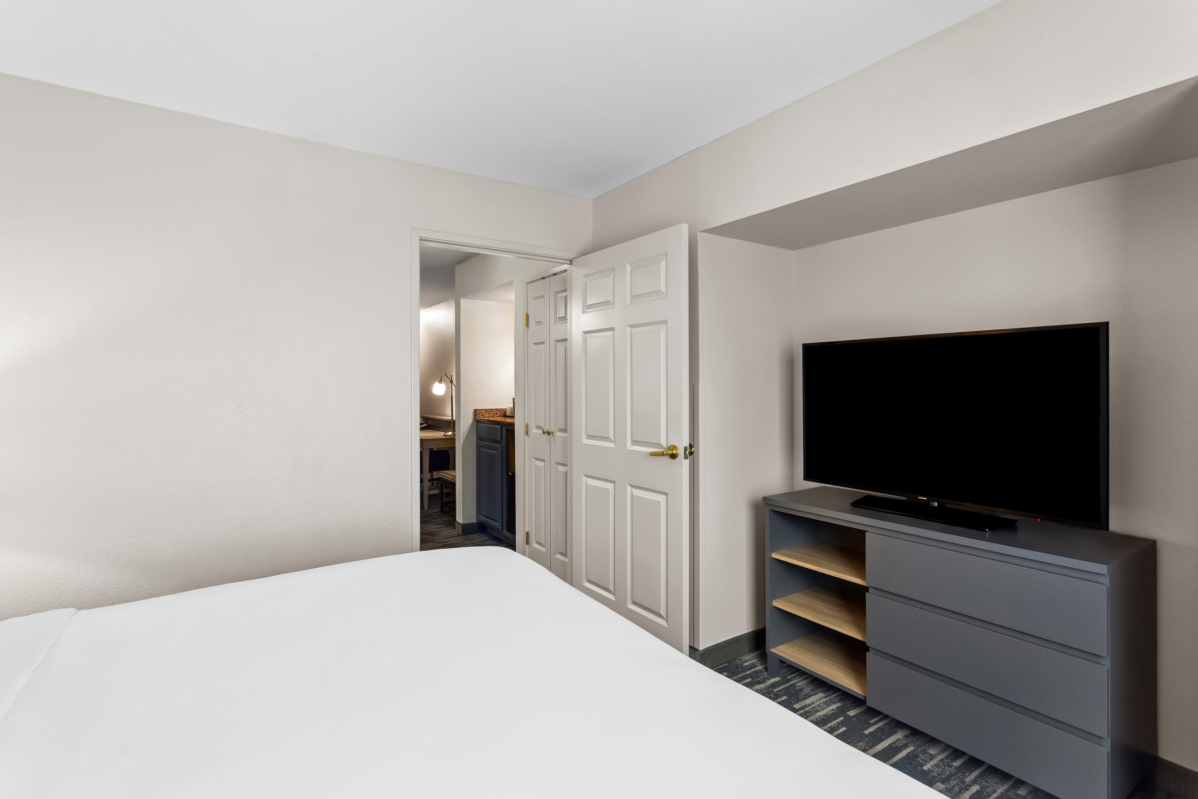 Country Inn & Suites by Radisson, Portage, IN — 8