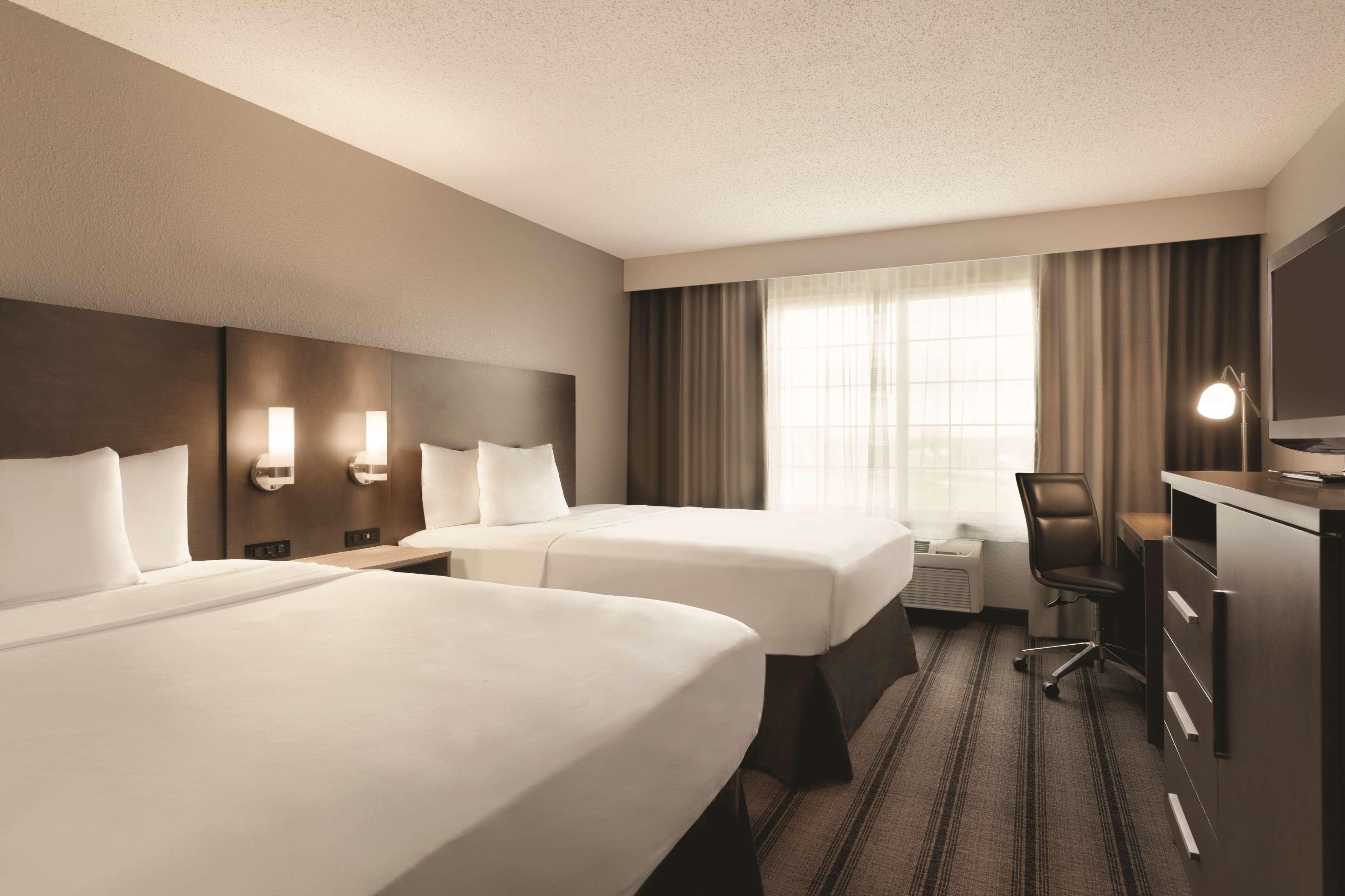 Country Inn & Suites by Radisson, Indianapolis Airport South, IN — 11