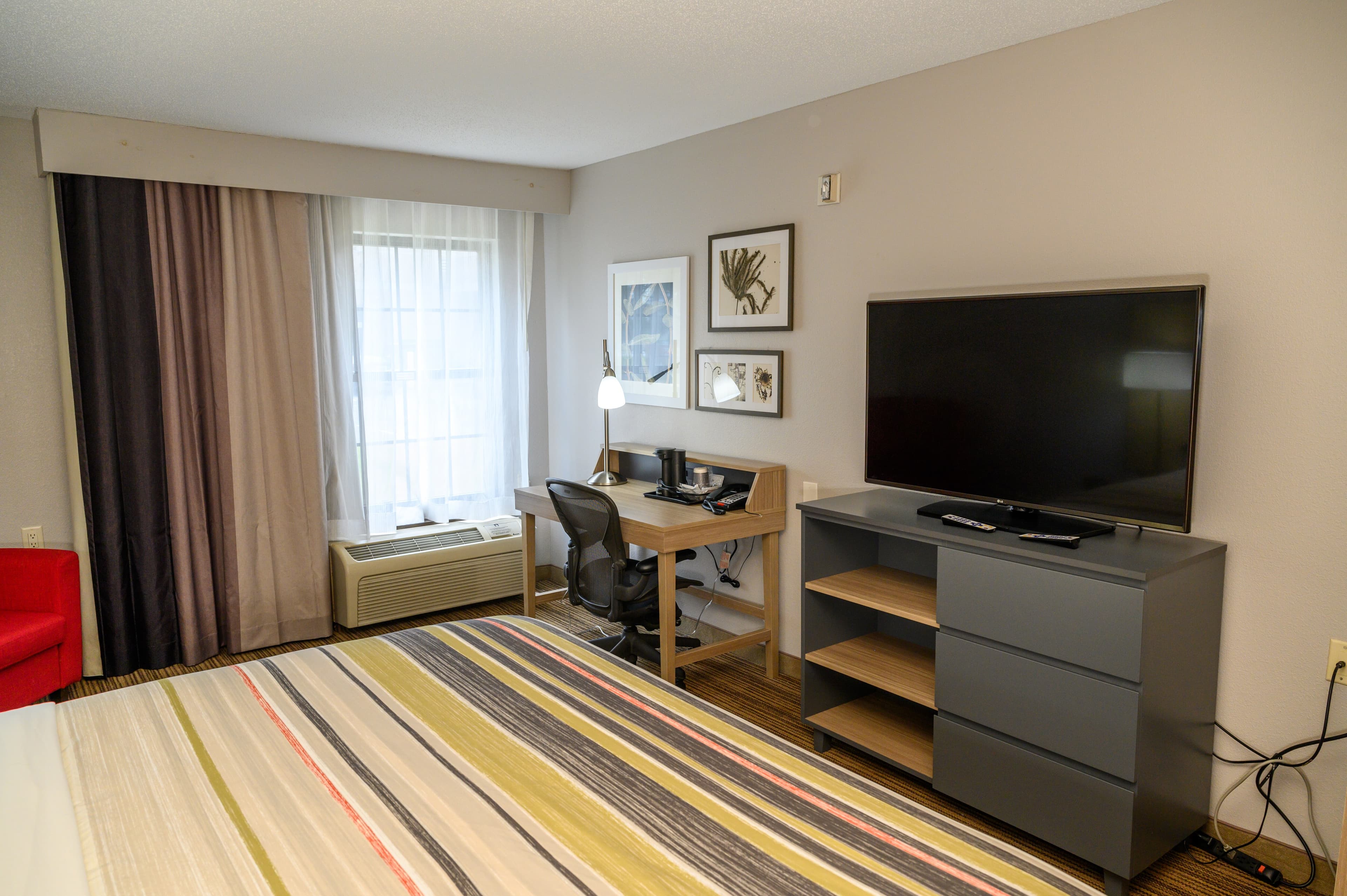 Country Inn & Suites by Radisson, Greenfield, IN - Image 3