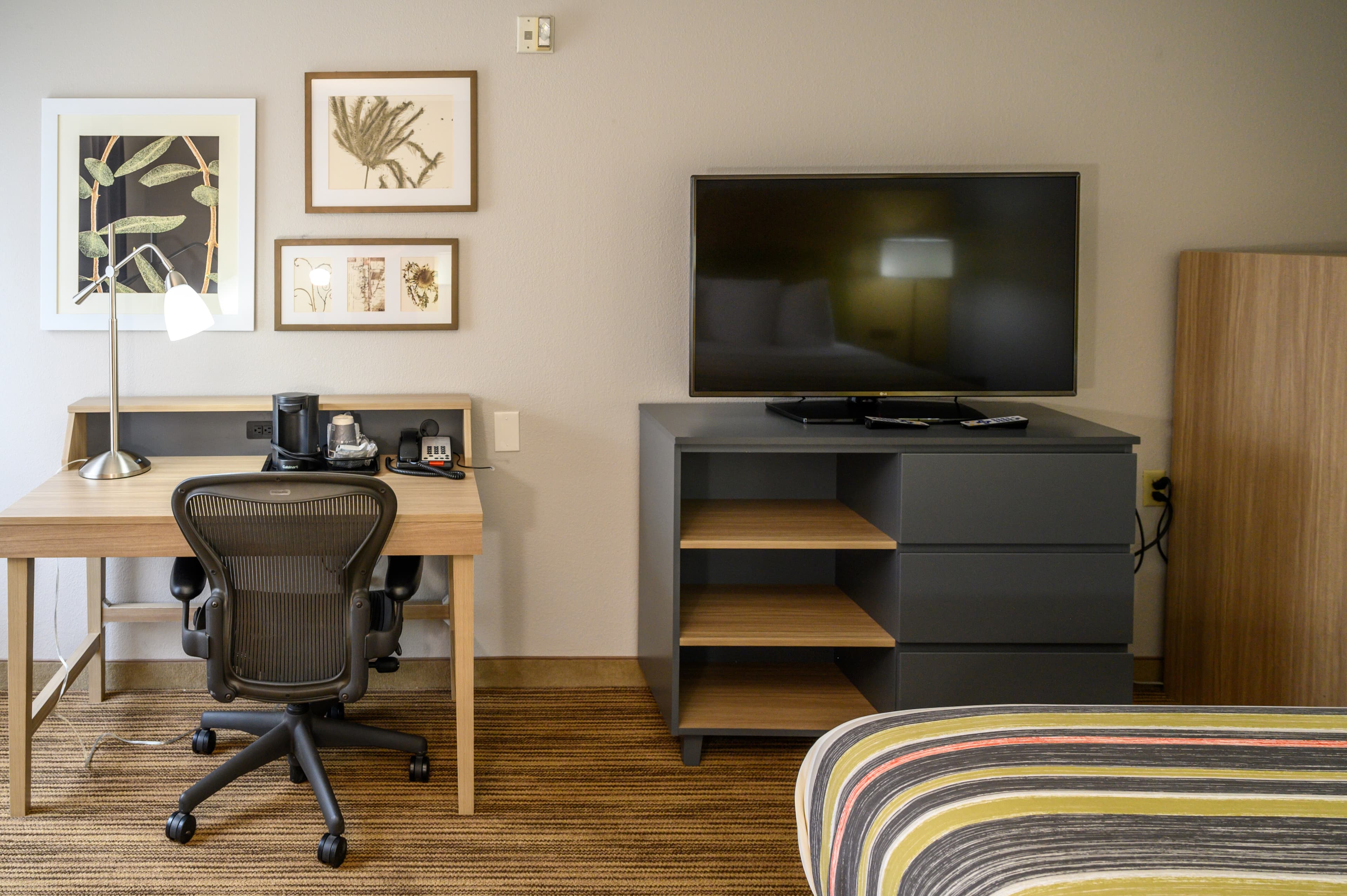 Country Inn & Suites by Radisson, Greenfield, IN - Image 5