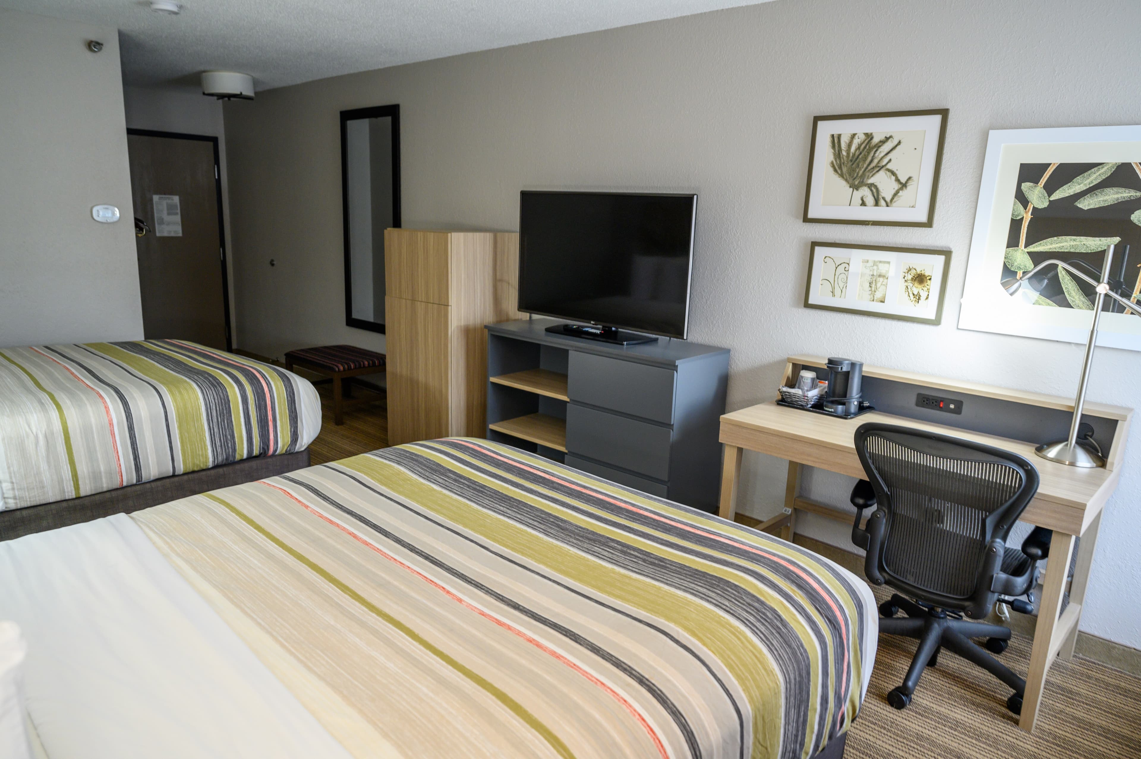Country Inn & Suites by Radisson, Greenfield, IN — 16