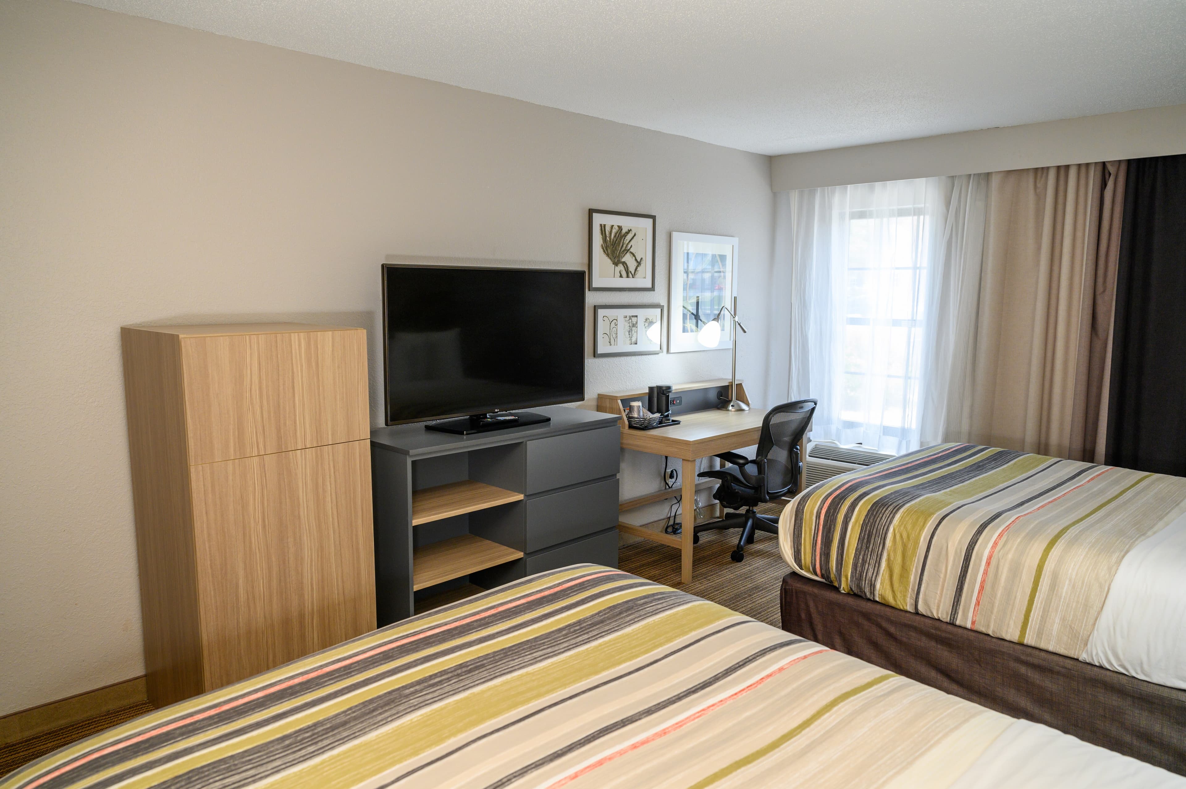 Country Inn & Suites by Radisson, Greenfield, IN — 17