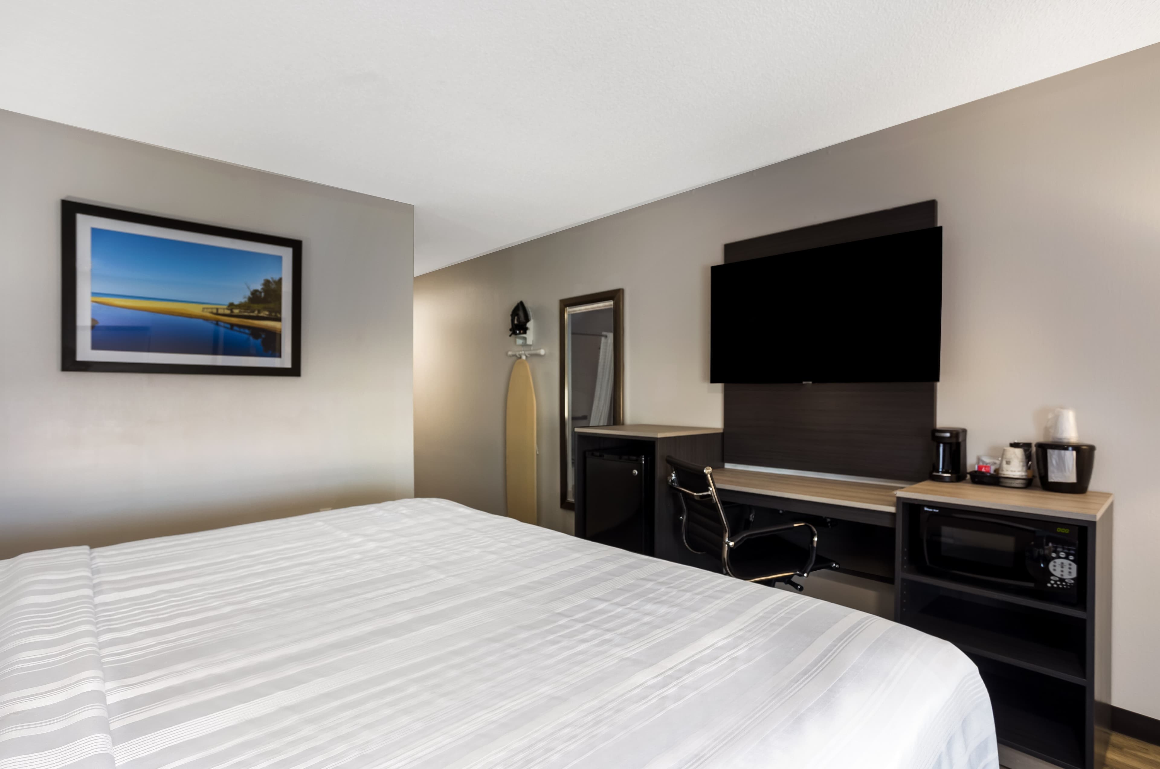 Quality Inn South Bend near Notre Dame - Image 3