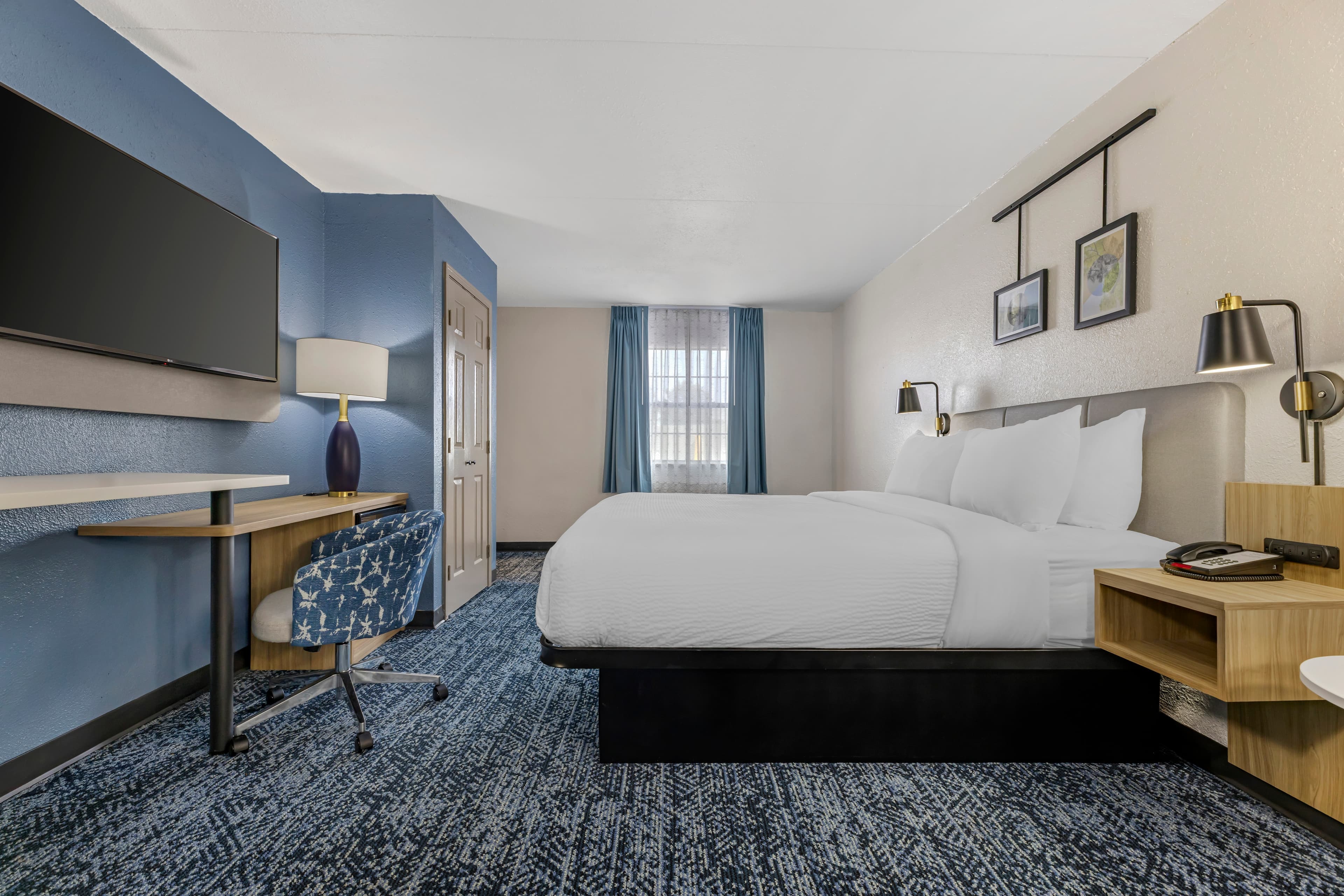 Sleep Inn & Suites Merrillville - Image 3