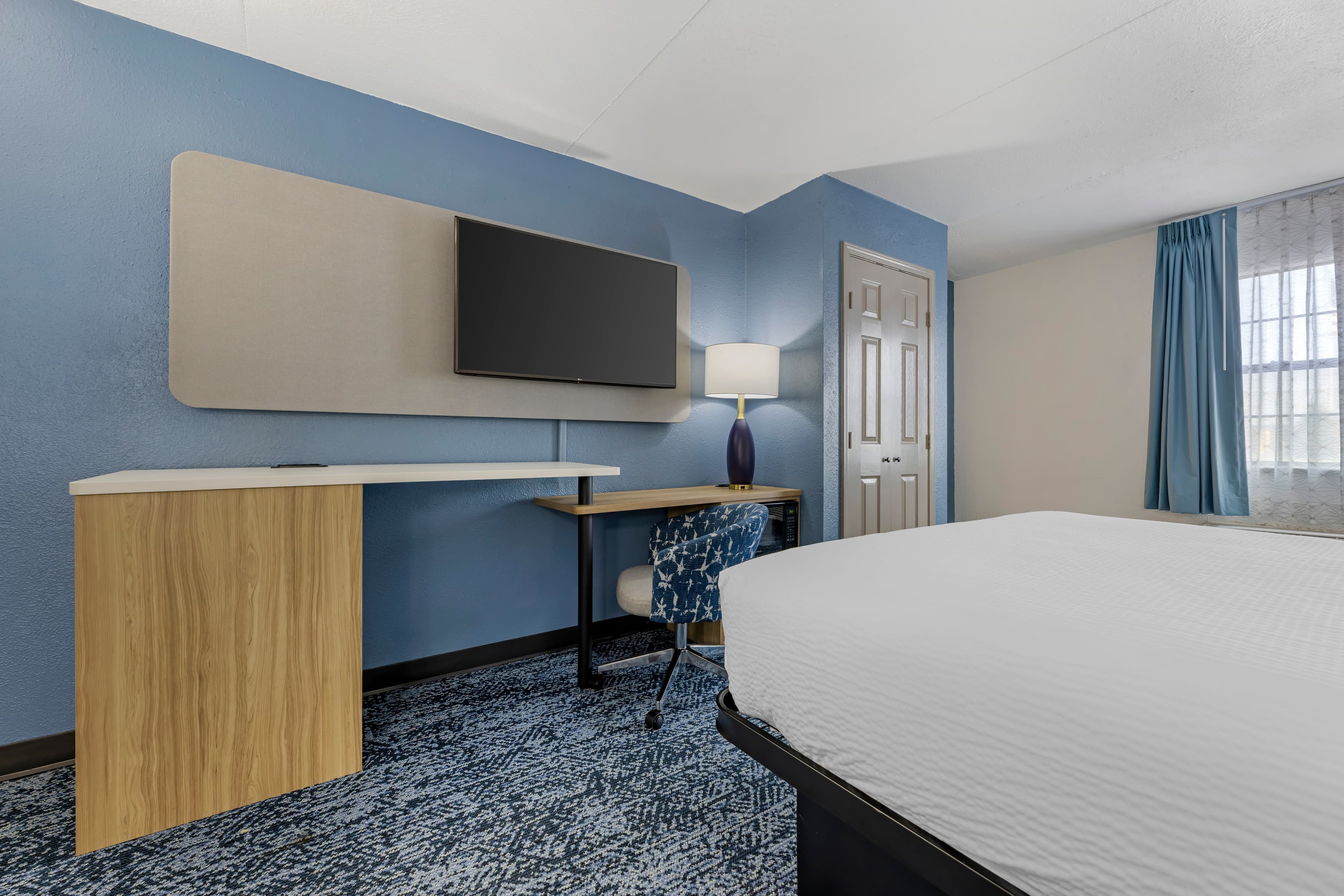 Sleep Inn & Suites Merrillville - Image 4
