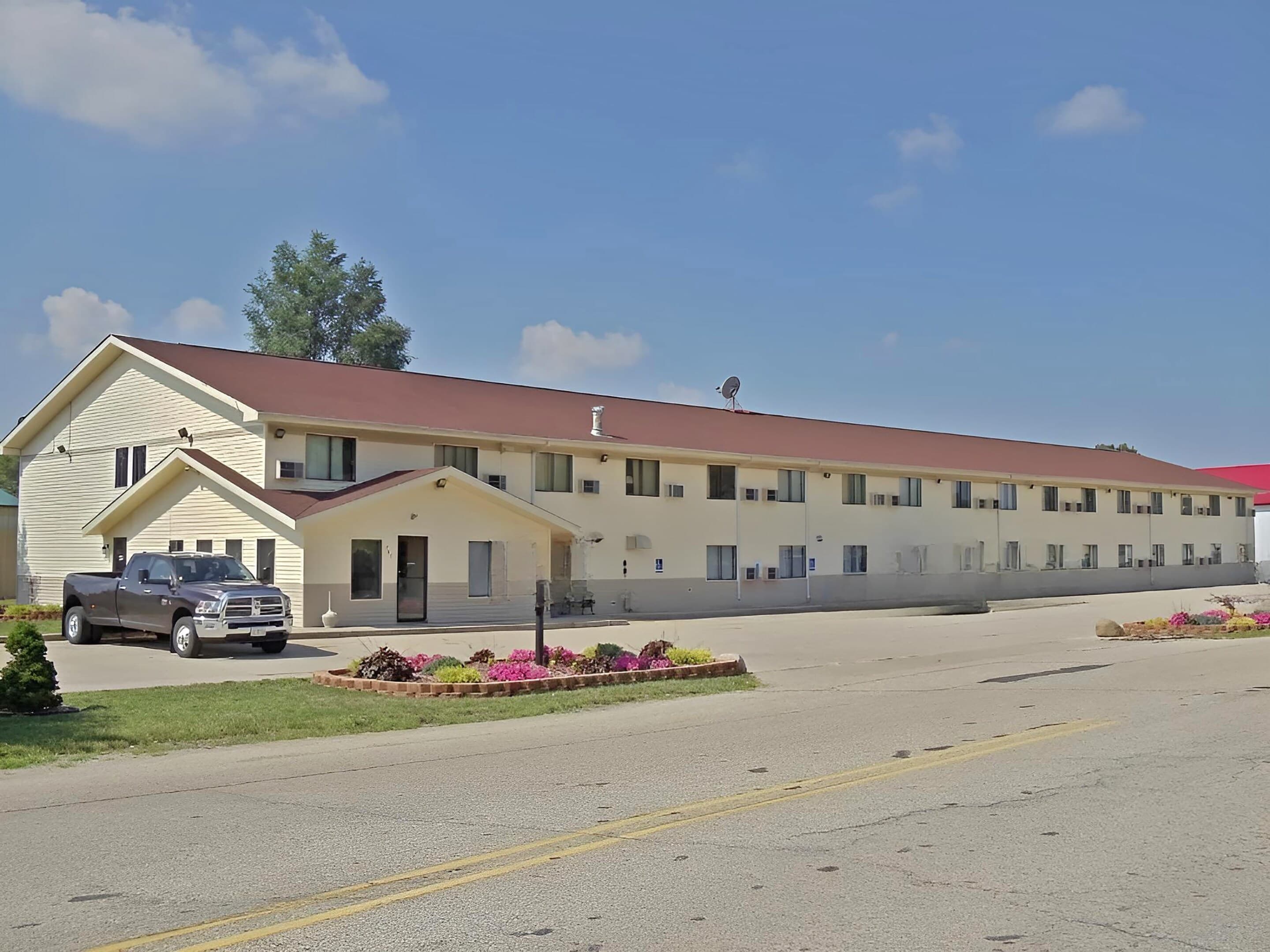 Quality Inn Elkhart - Image 1
