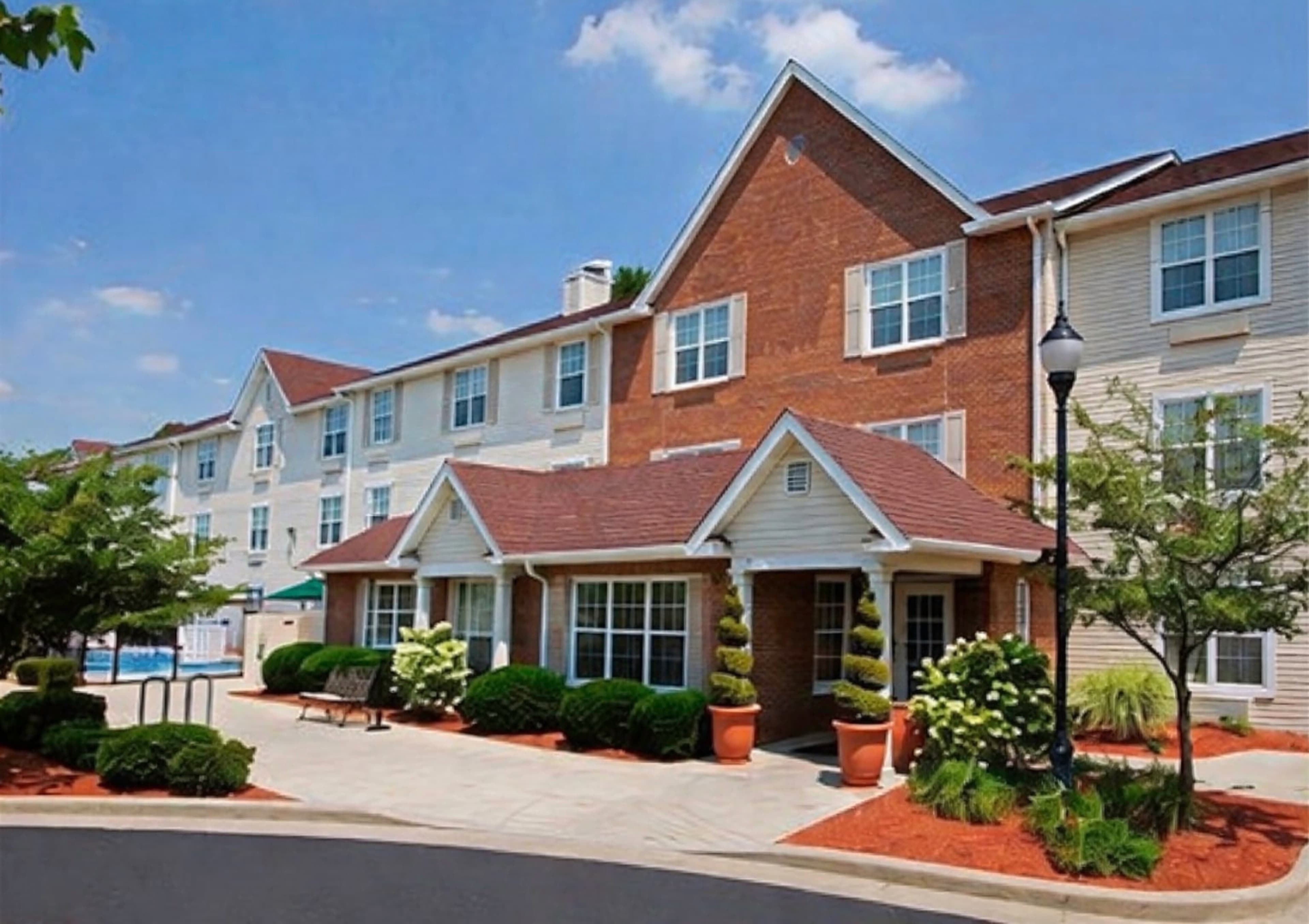 MainStay Suites Bloomington near University - Image 1