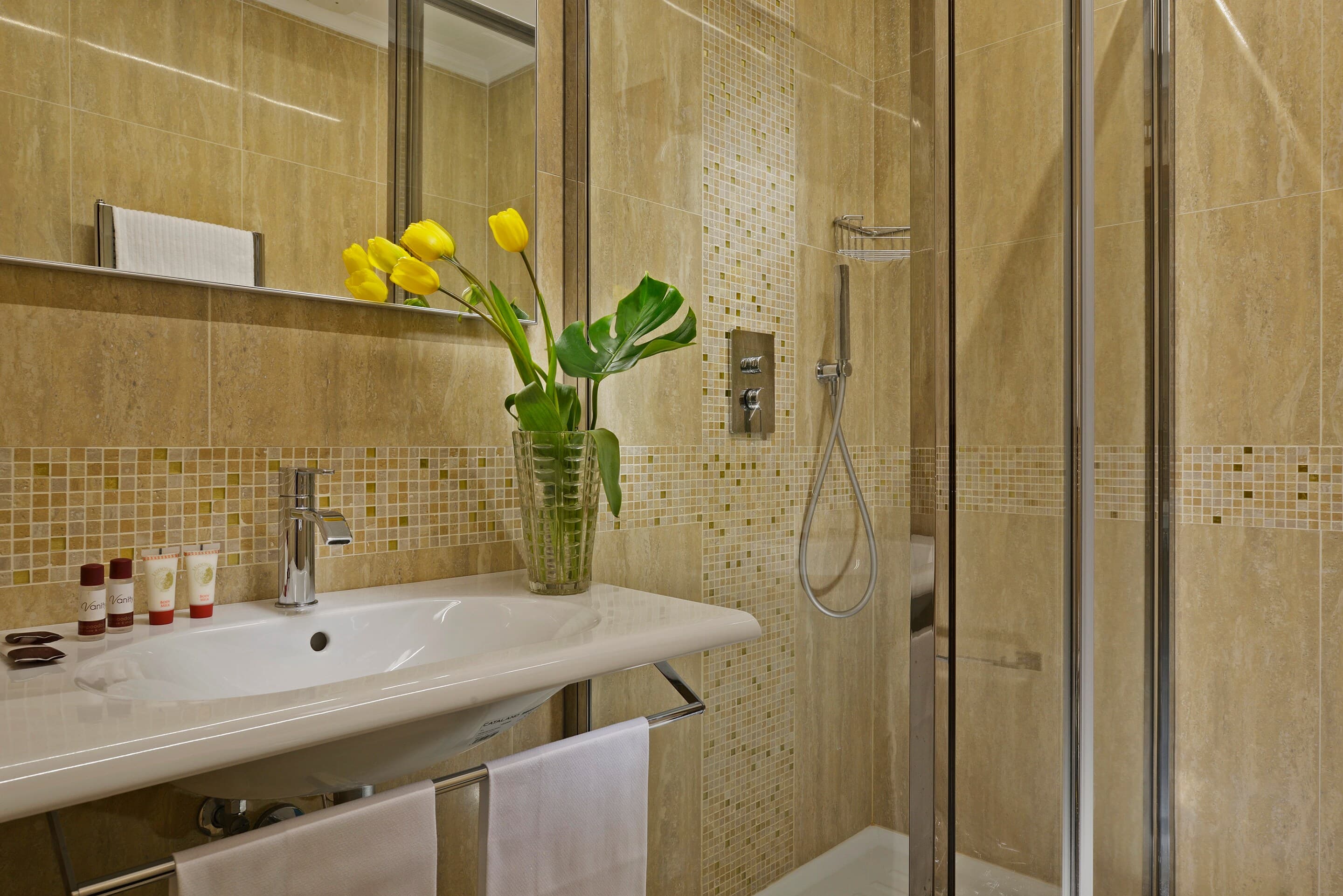 Comfort Hotel Bolivar - Image 2