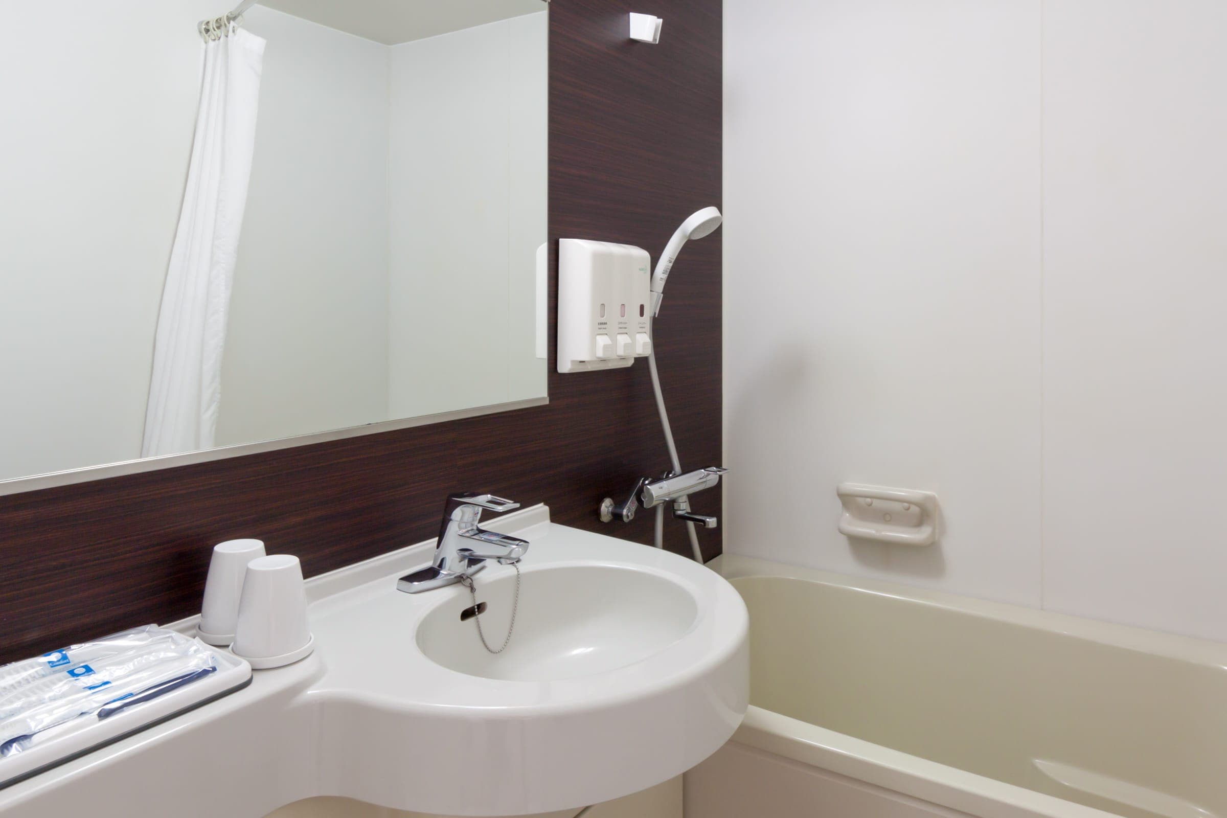 Comfort Hotel Tokyo Kanda - Image 2