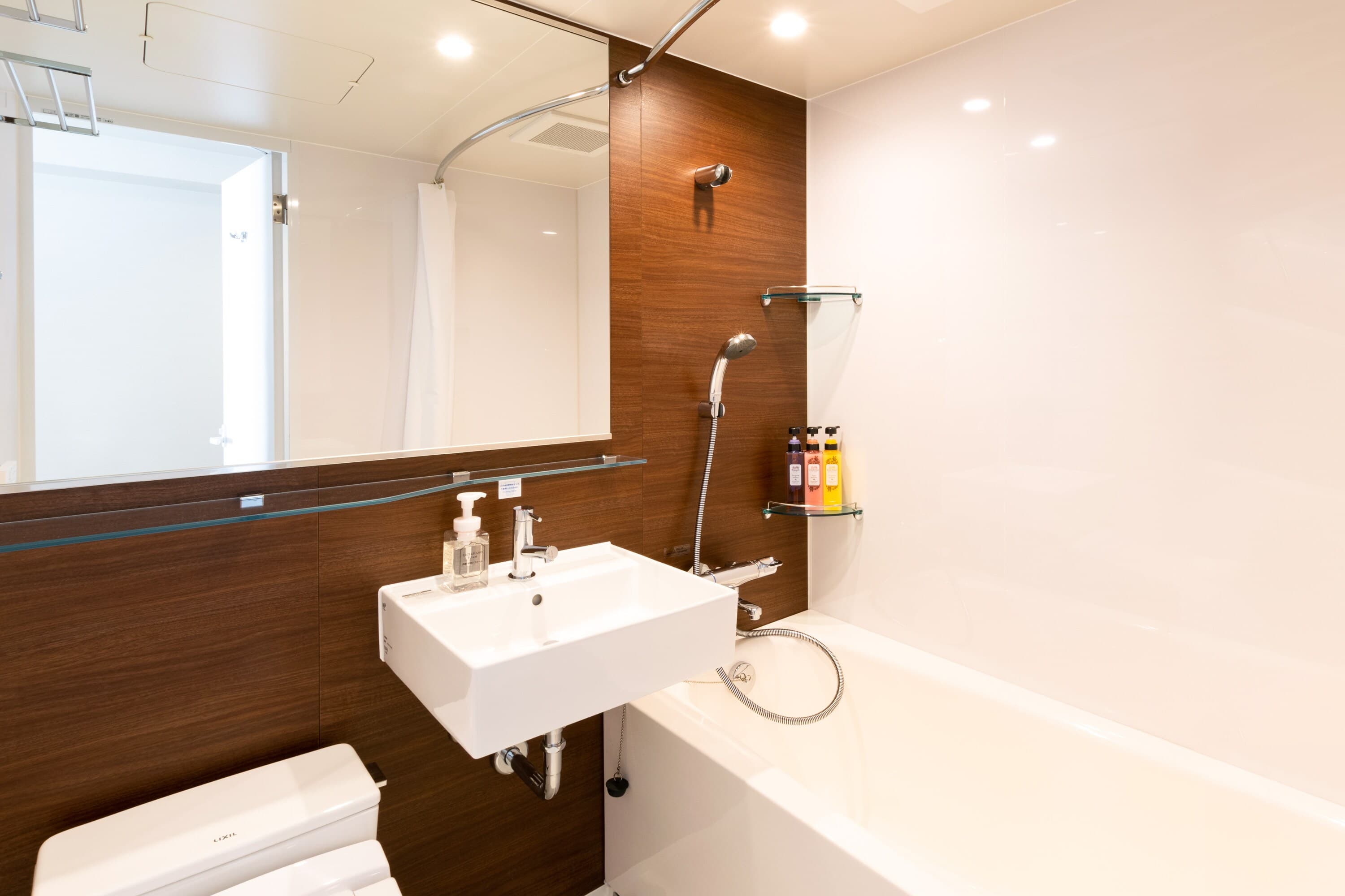 Comfort Hotel Shin-Osaka - Image 5
