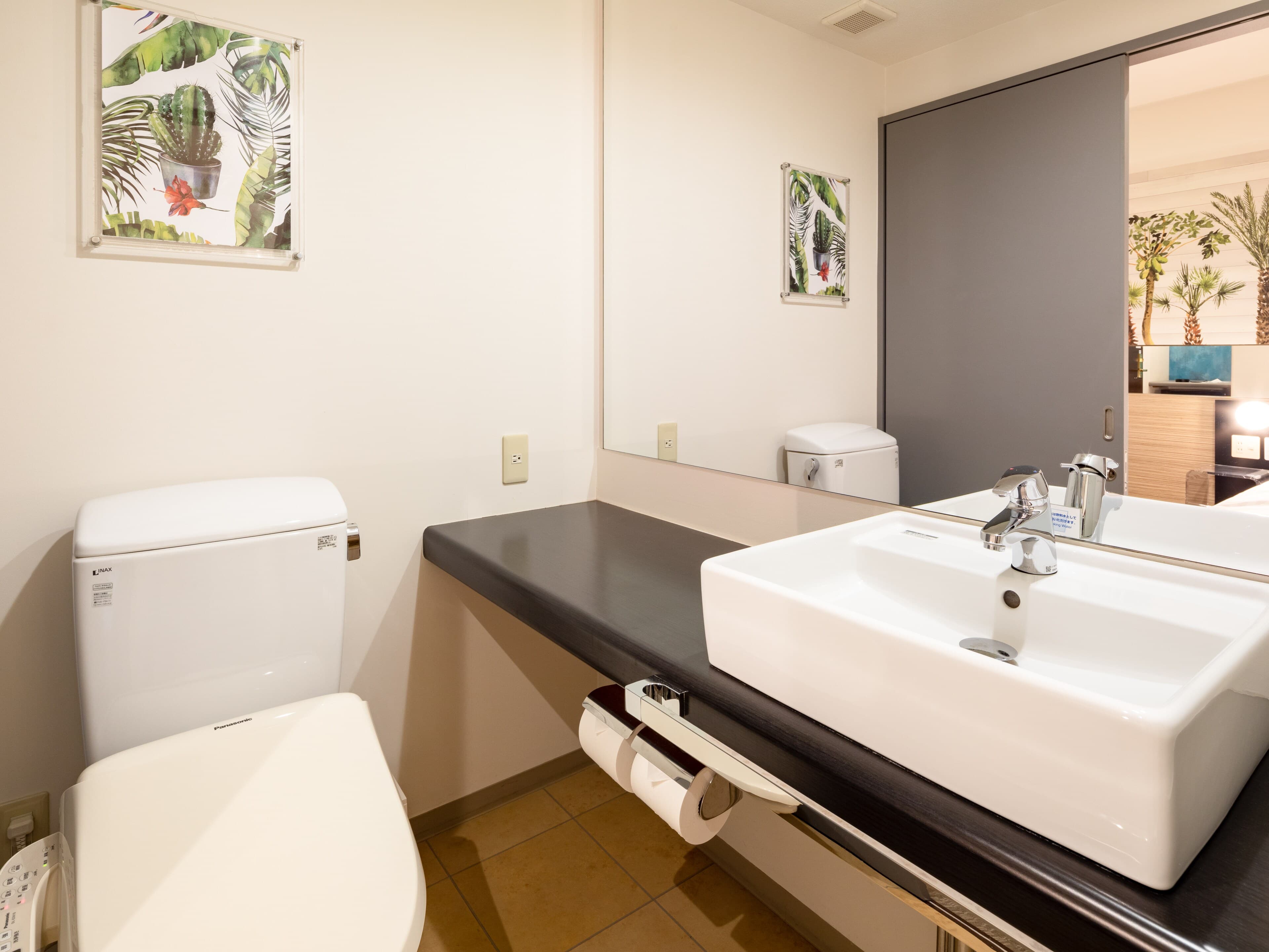 Comfort Inn Naha Tomari Port - Image 3
