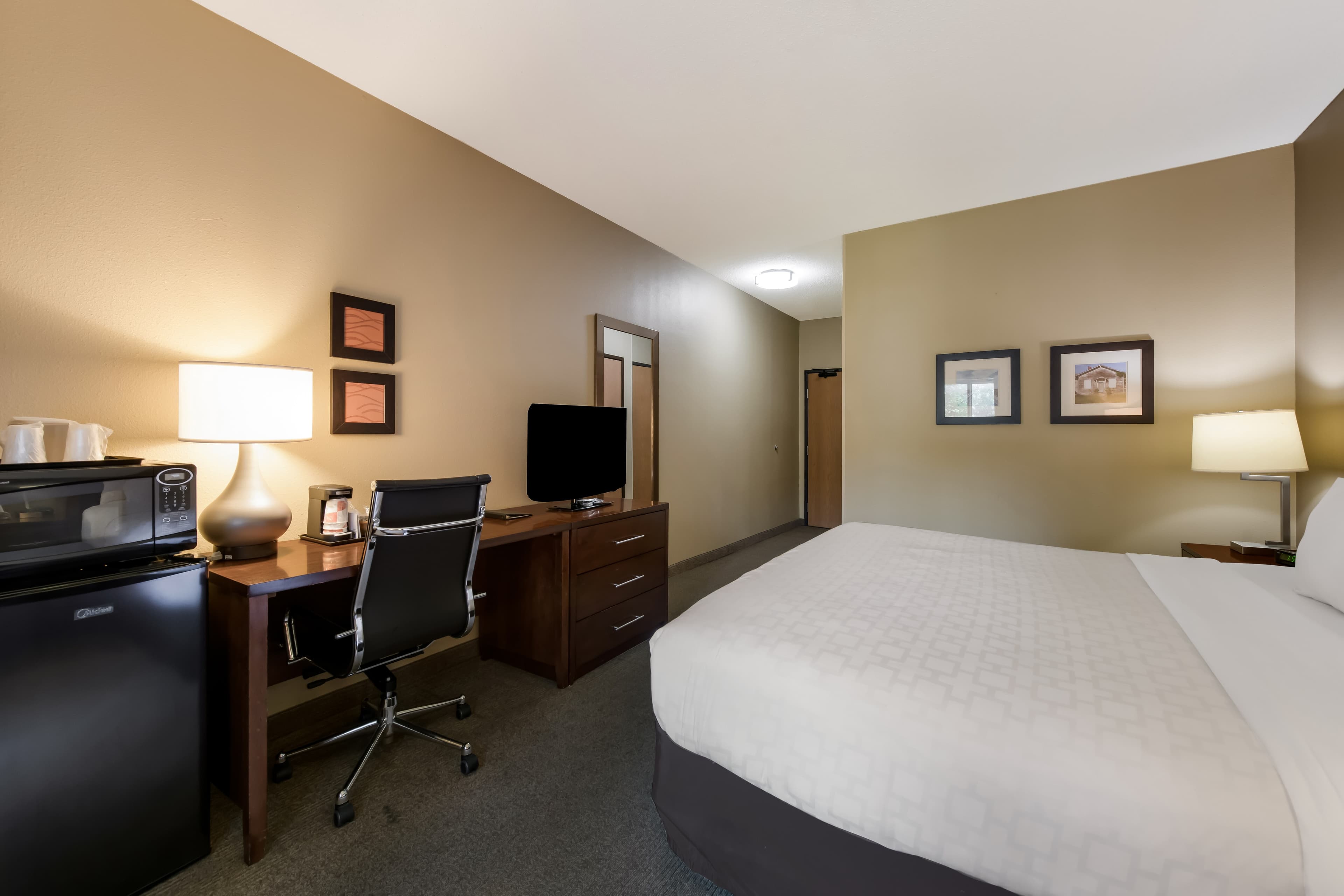 Comfort Inn Wichita East - Image 3