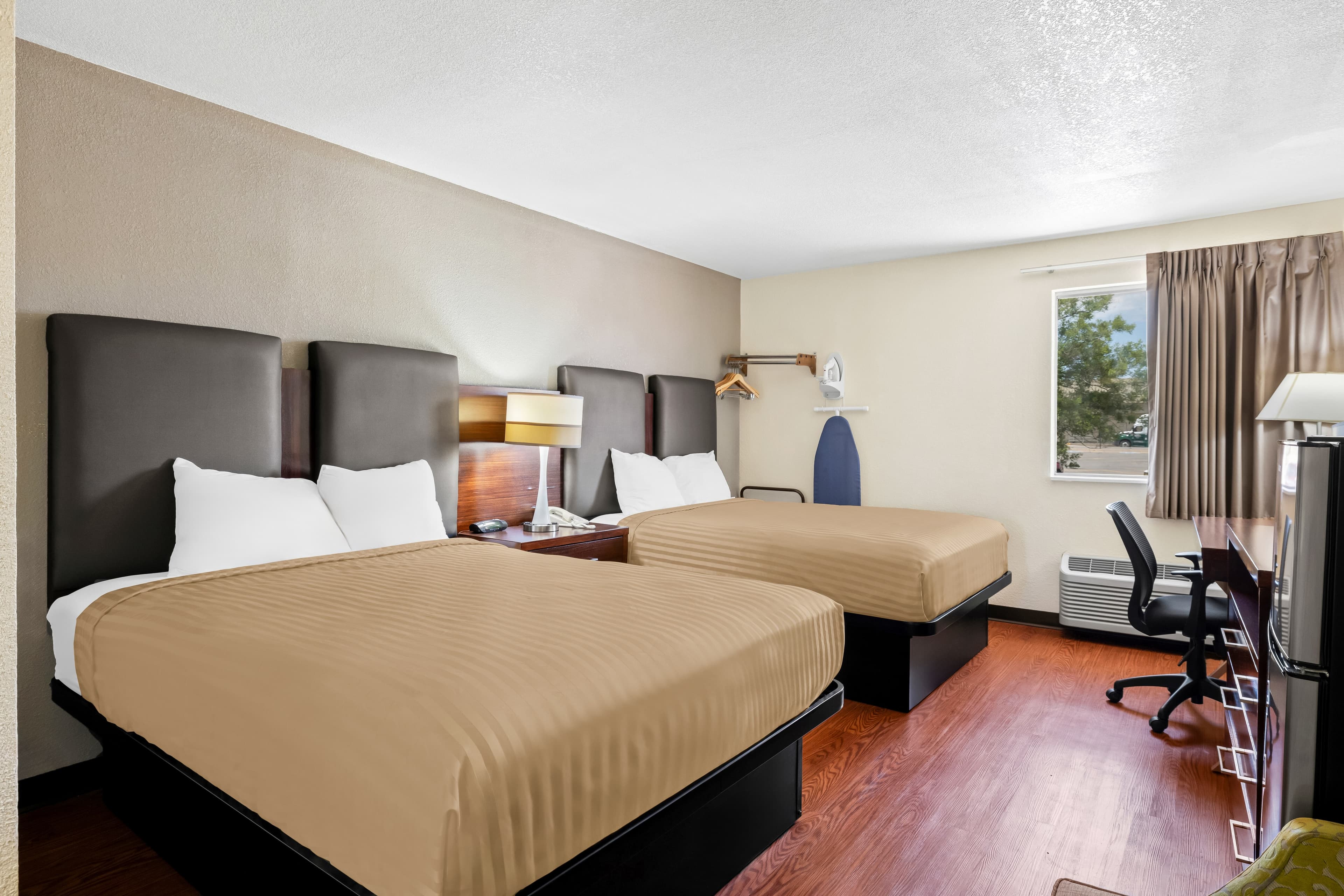 Econo Lodge Emporia — 27