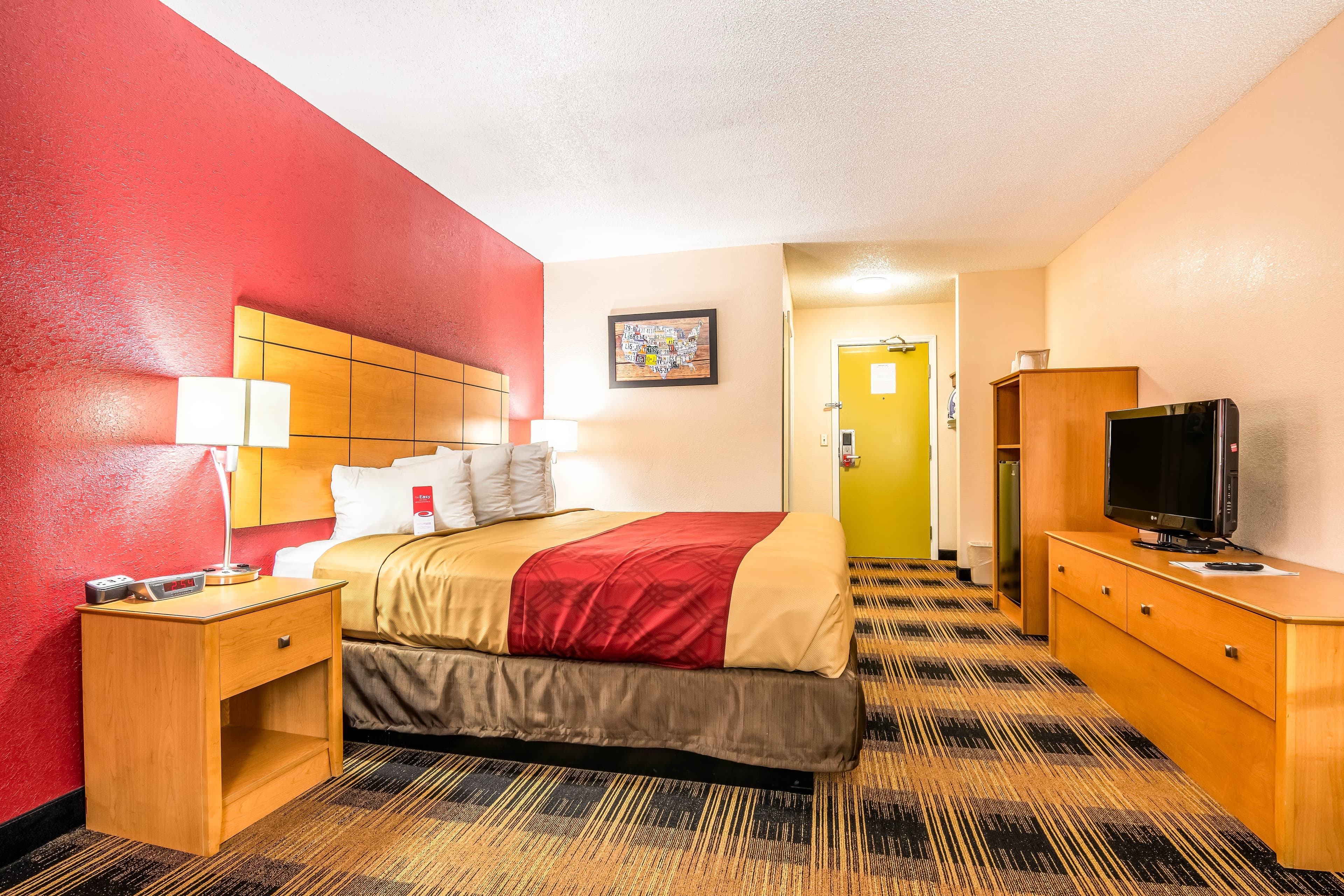 Econo Lodge Topeka at Wanamaker — 9