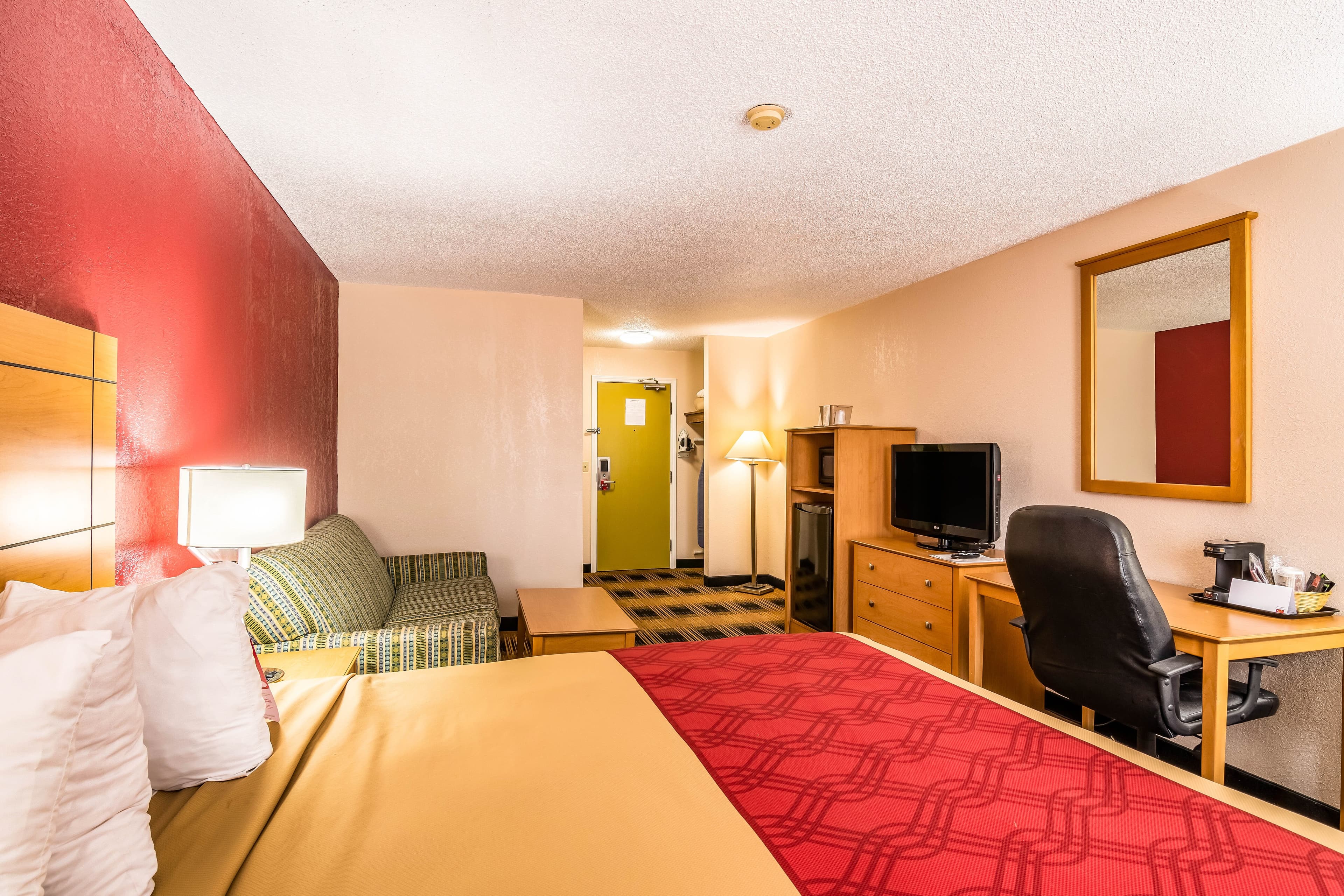 Econo Lodge Topeka at Wanamaker — 12
