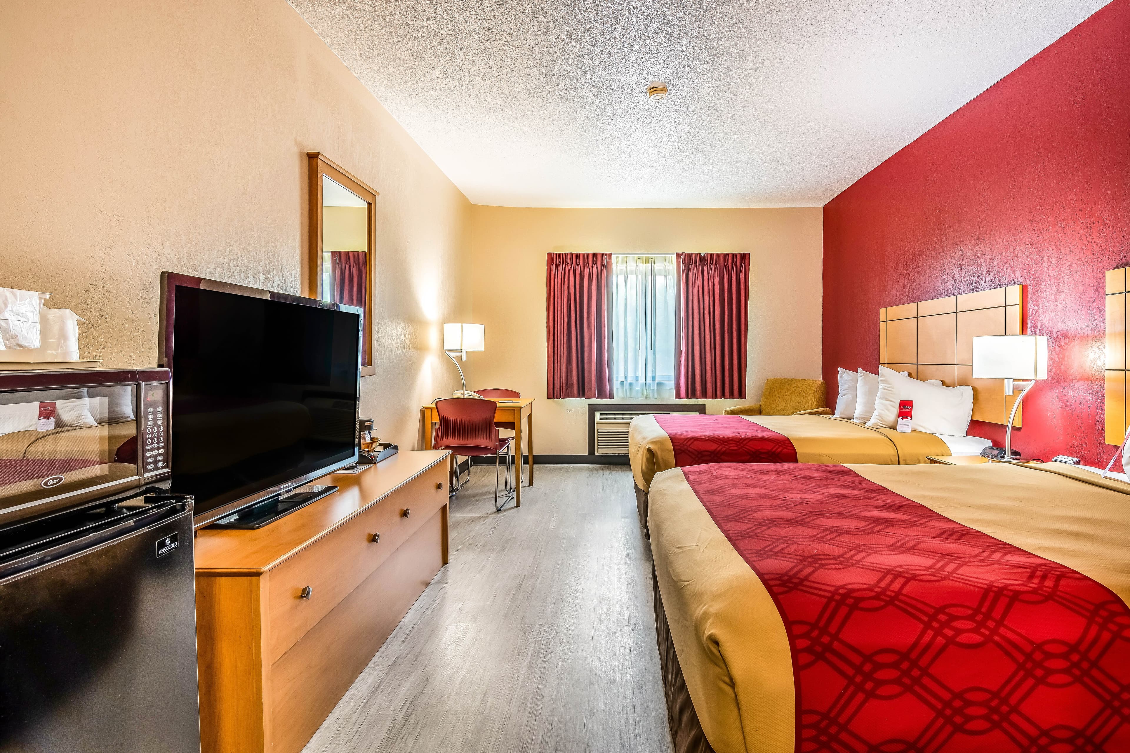Econo Lodge Topeka at Wanamaker — 14