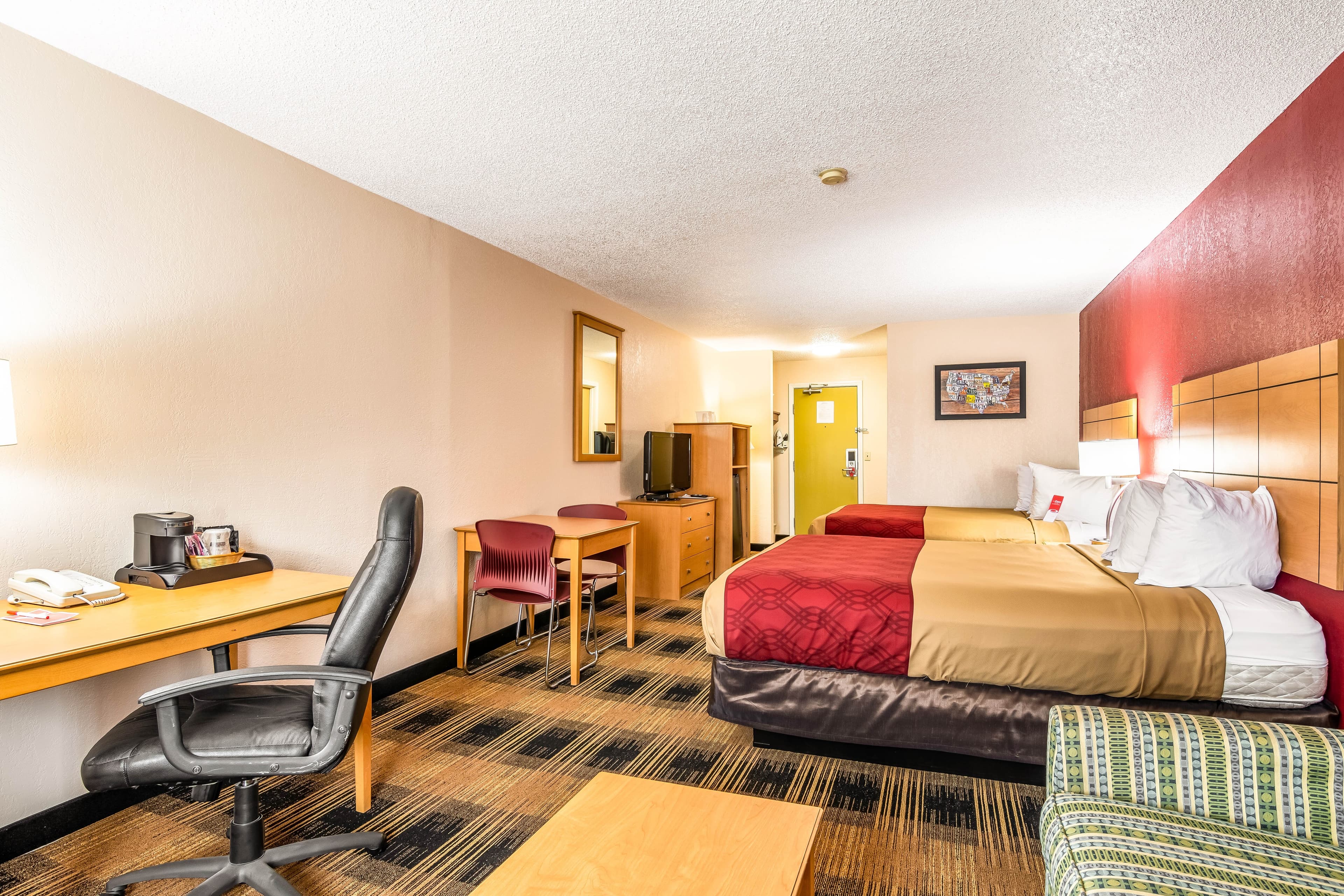 Econo Lodge Topeka at Wanamaker — 17