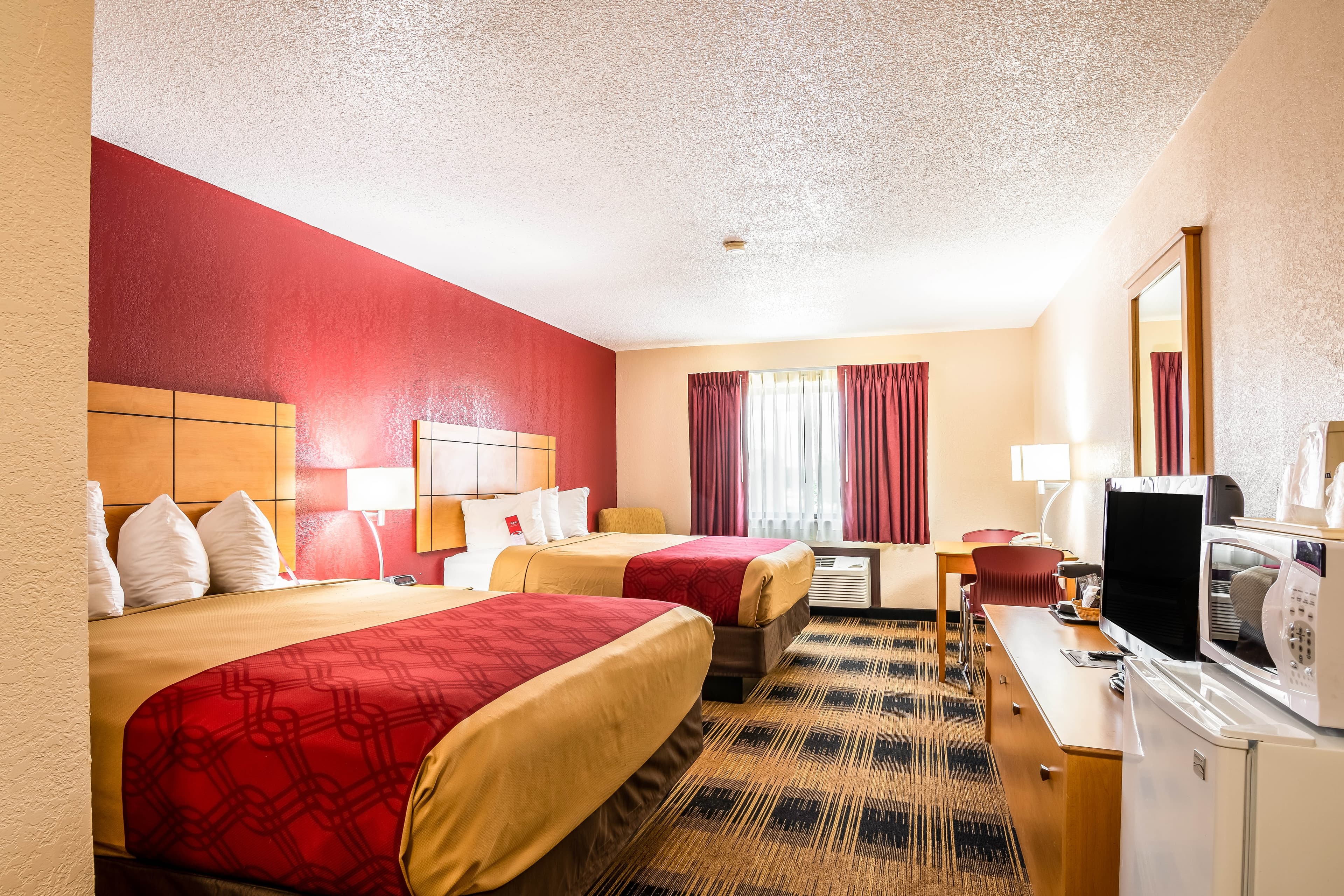 Econo Lodge Topeka at Wanamaker — 19