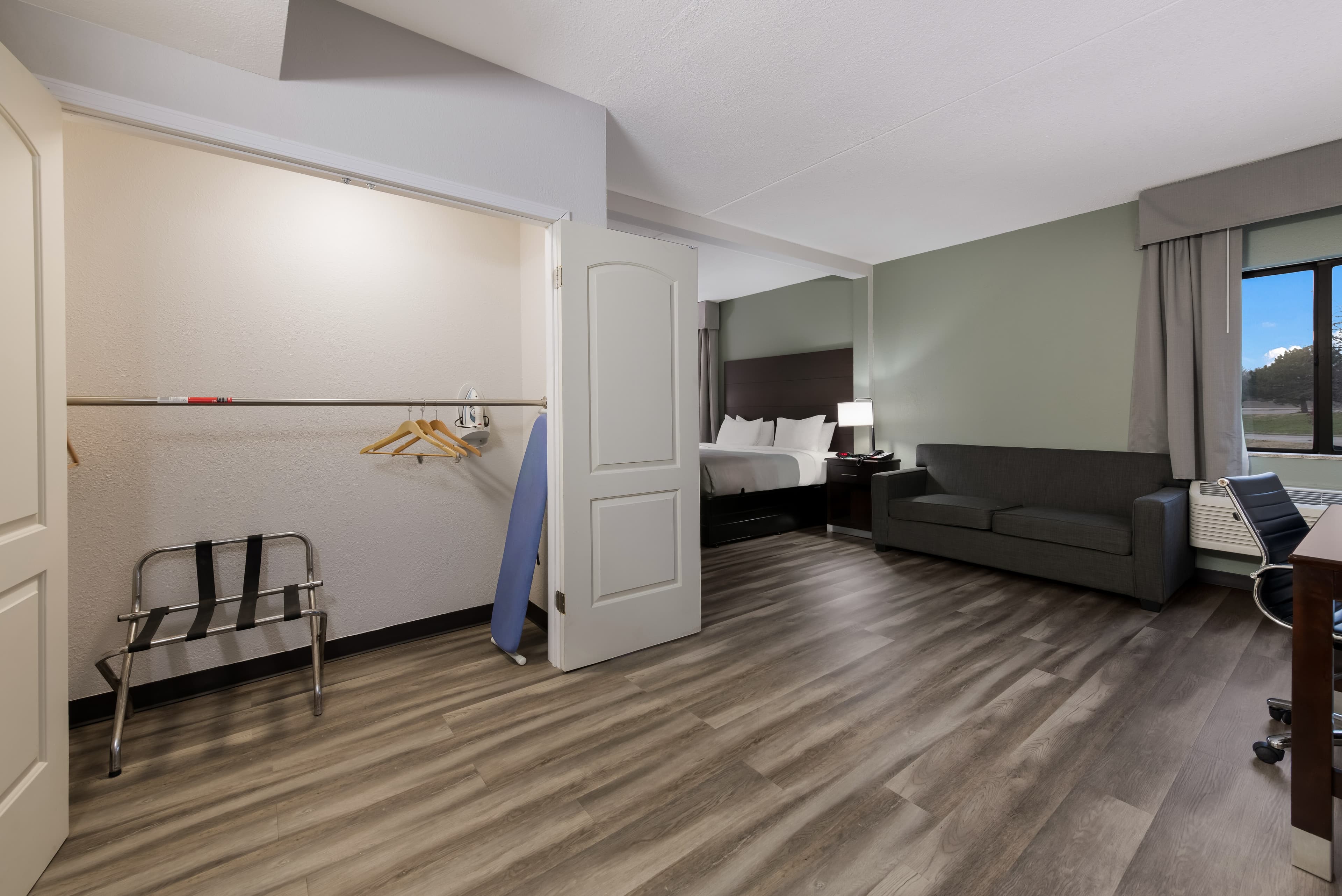 Quality Inn Merriam Kansas City - Image 5