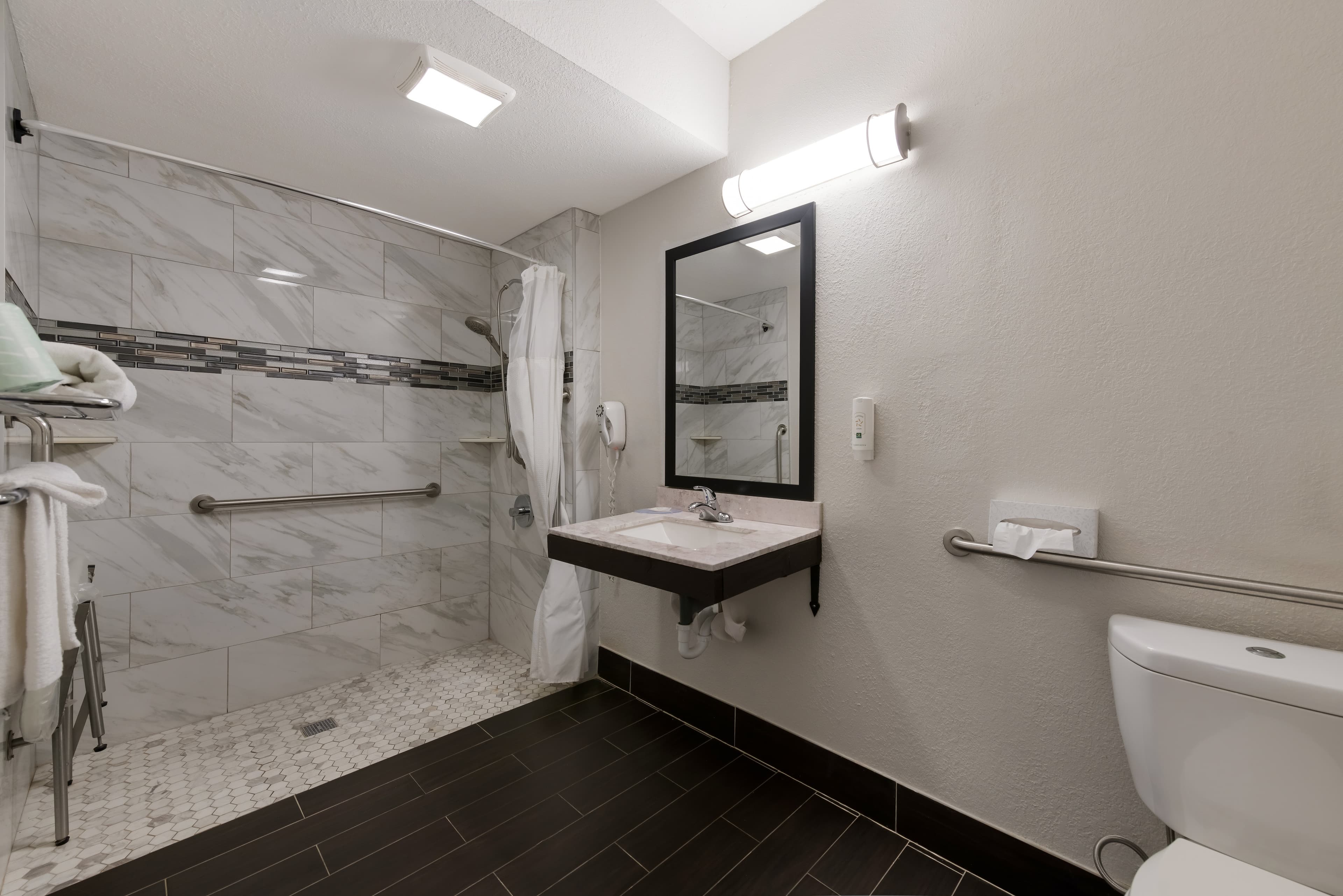 Quality Inn Merriam Kansas City — 6