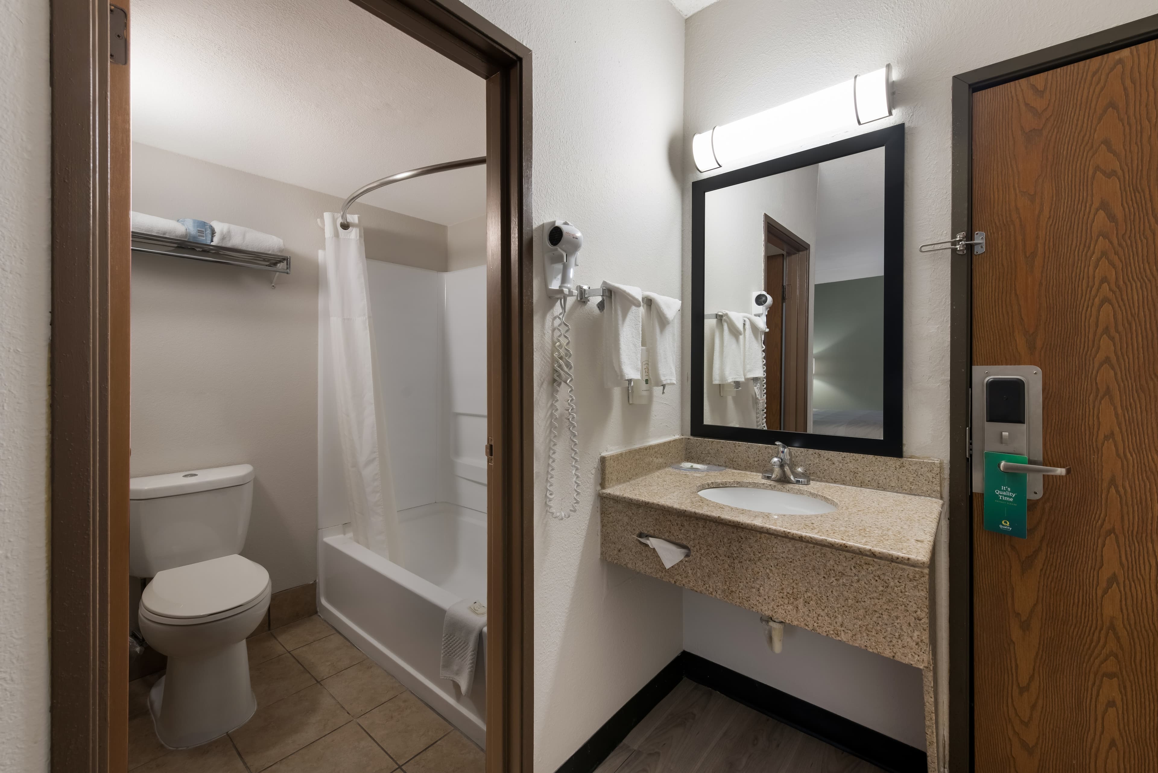 Quality Inn Merriam Kansas City — 10