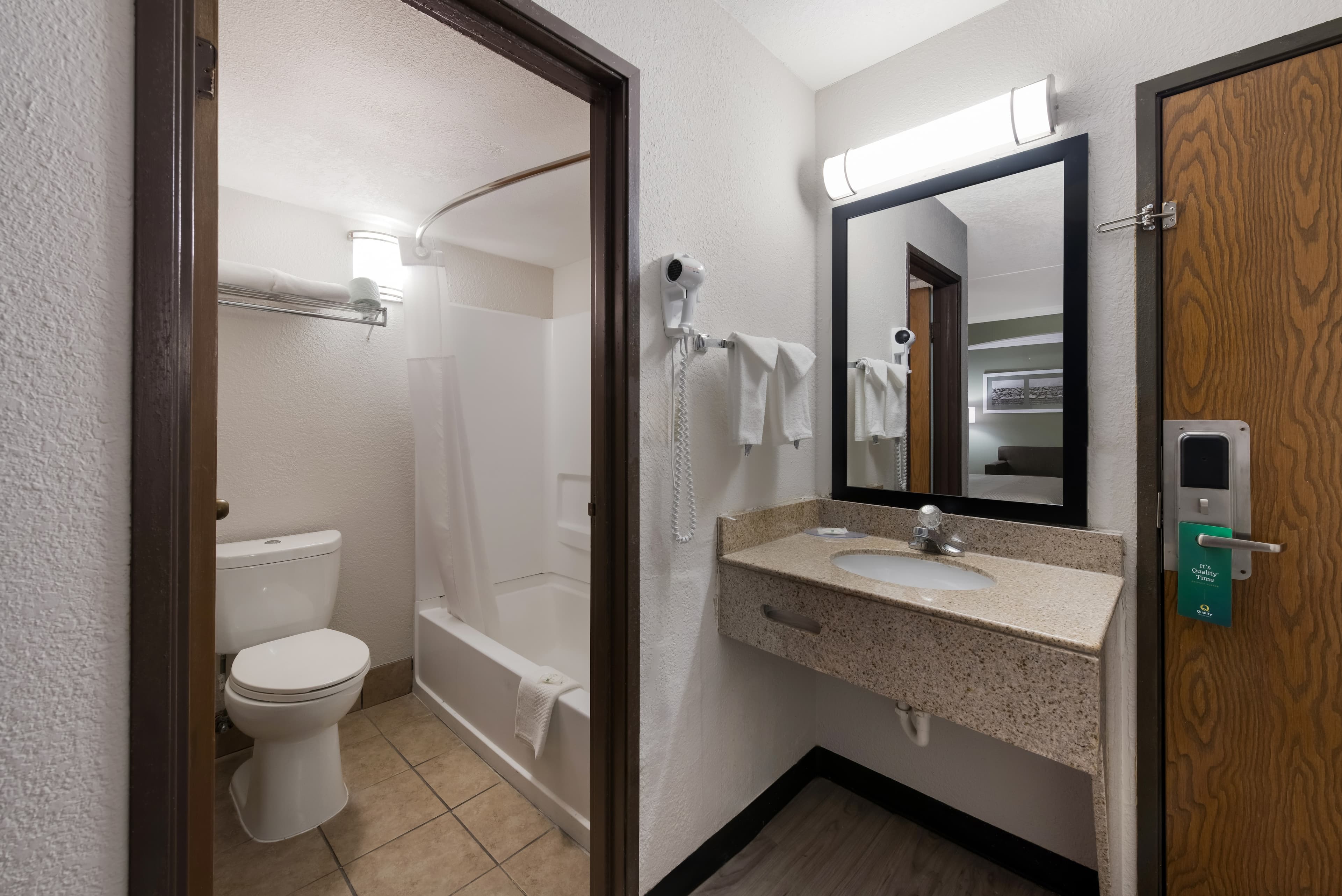 Quality Inn Merriam Kansas City — 14