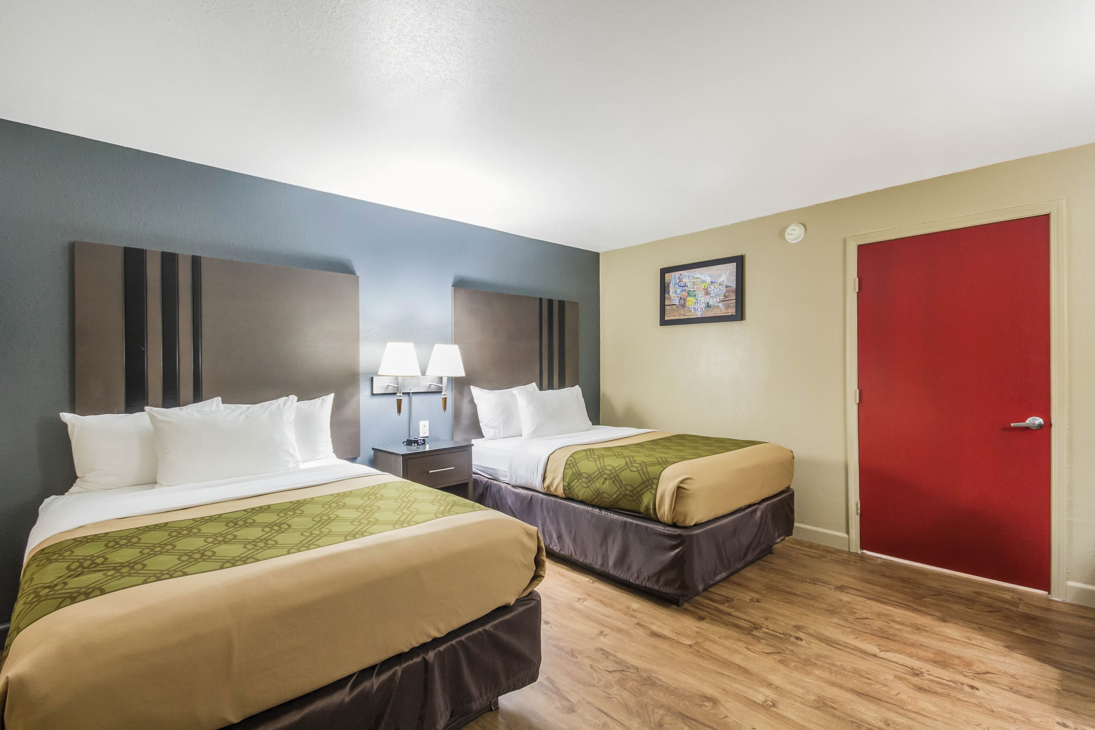 Econo Lodge  Inn & Suites I-35 at Shawnee Mission — 13