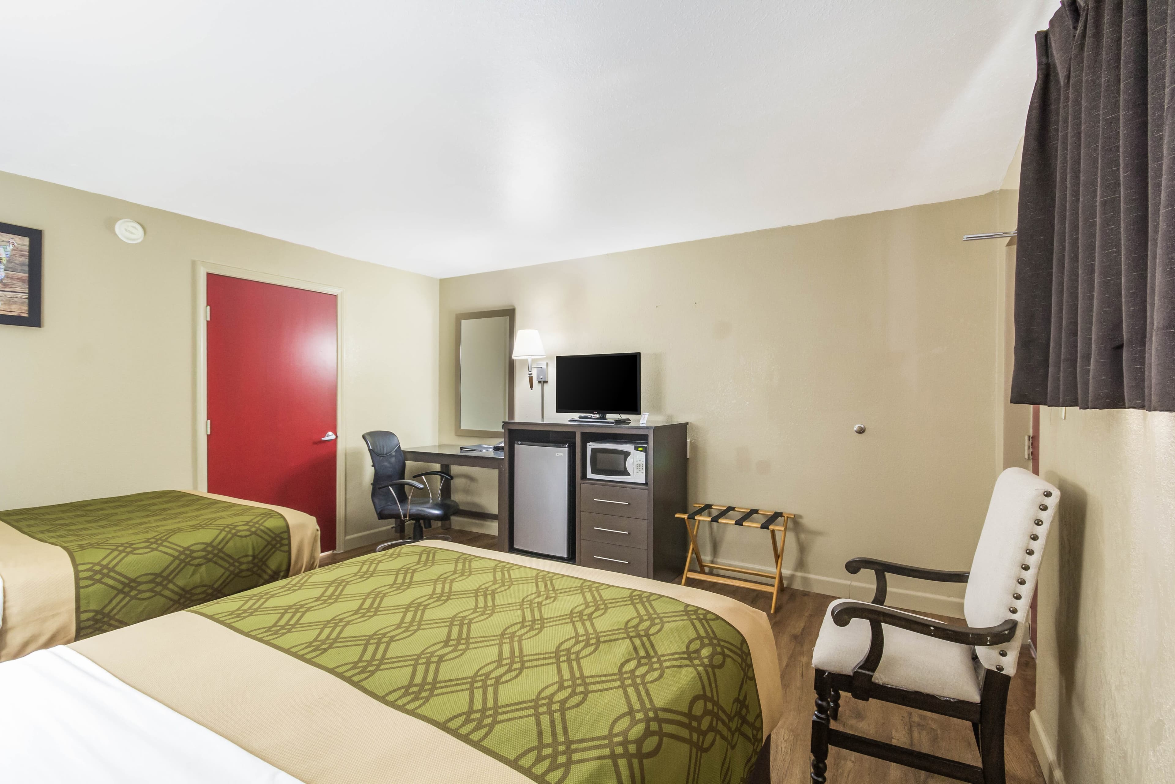 Econo Lodge  Inn & Suites I-35 at Shawnee Mission — 14