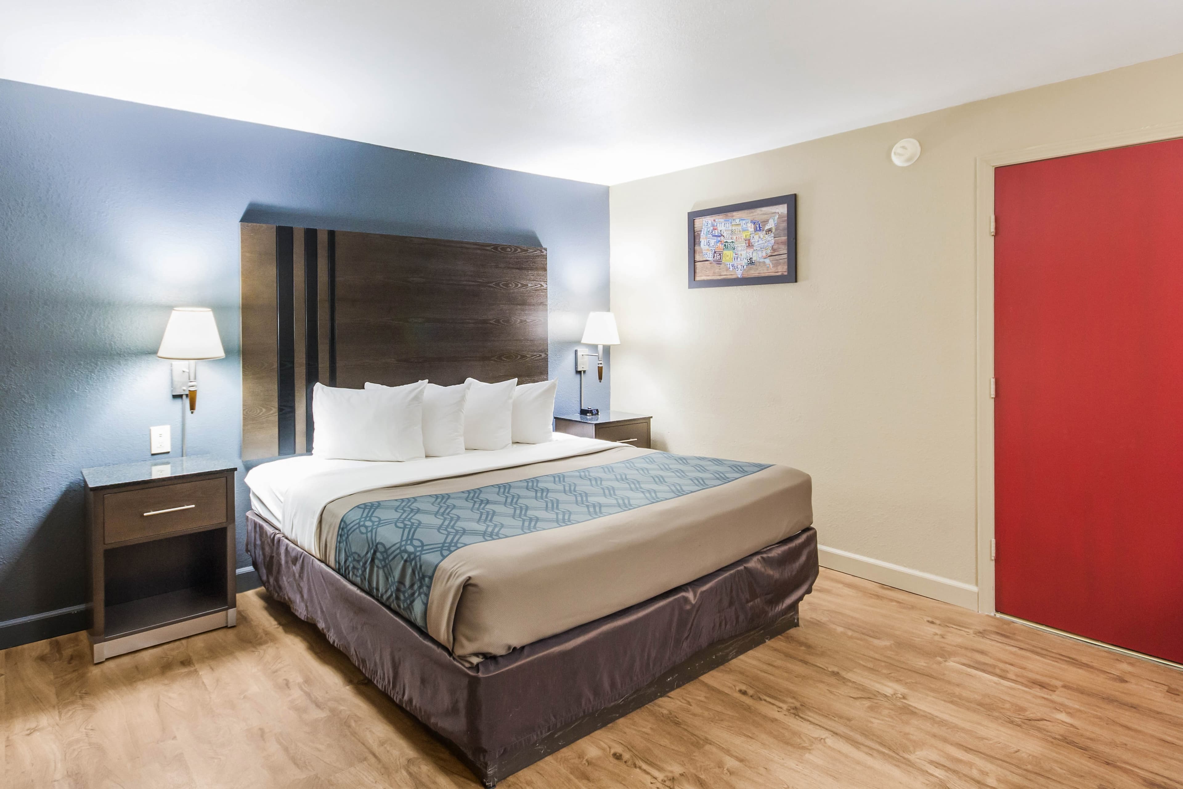 Econo Lodge  Inn & Suites I-35 at Shawnee Mission — 18
