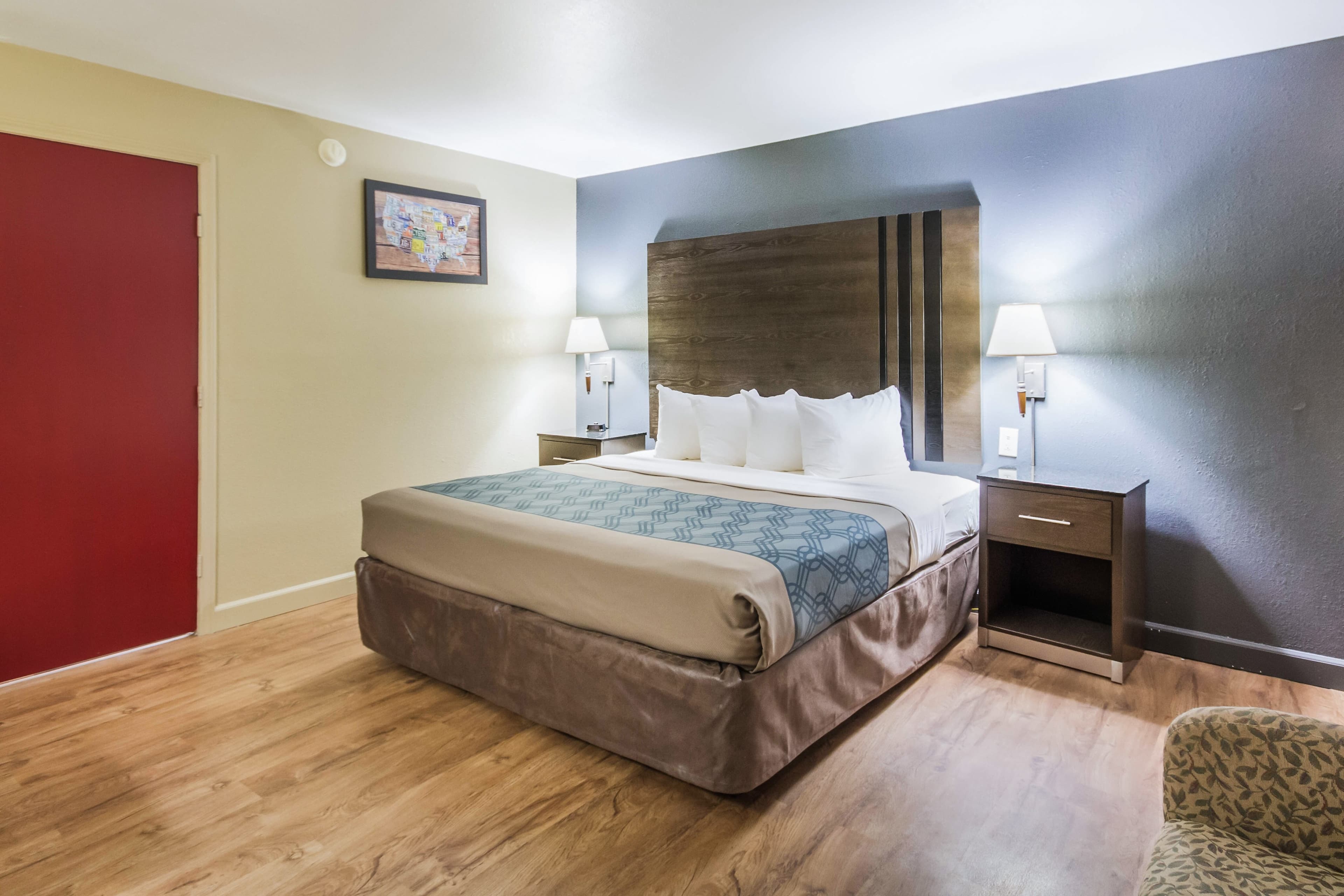 Econo Lodge  Inn & Suites I-35 at Shawnee Mission — 23