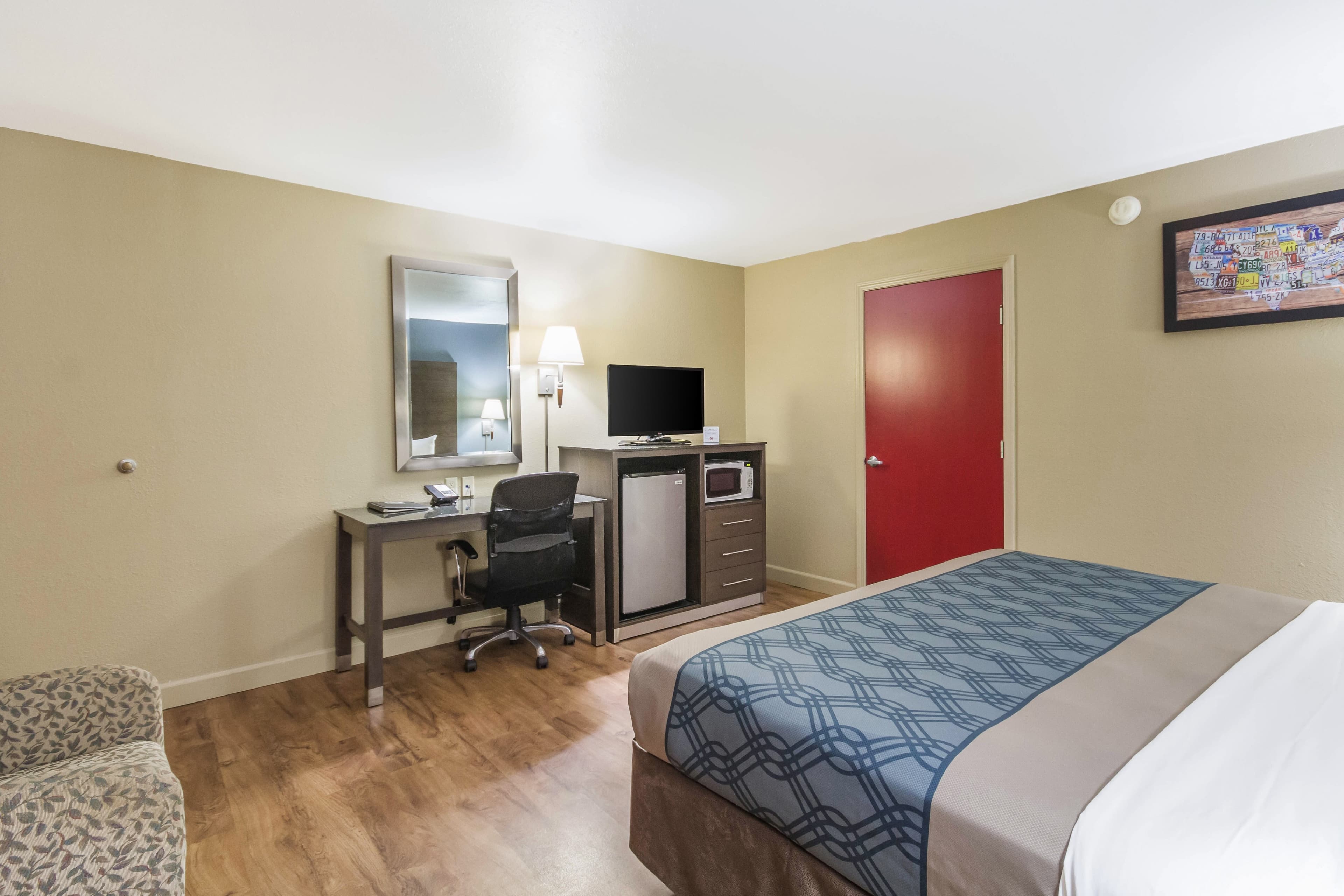Econo Lodge  Inn & Suites I-35 at Shawnee Mission — 25