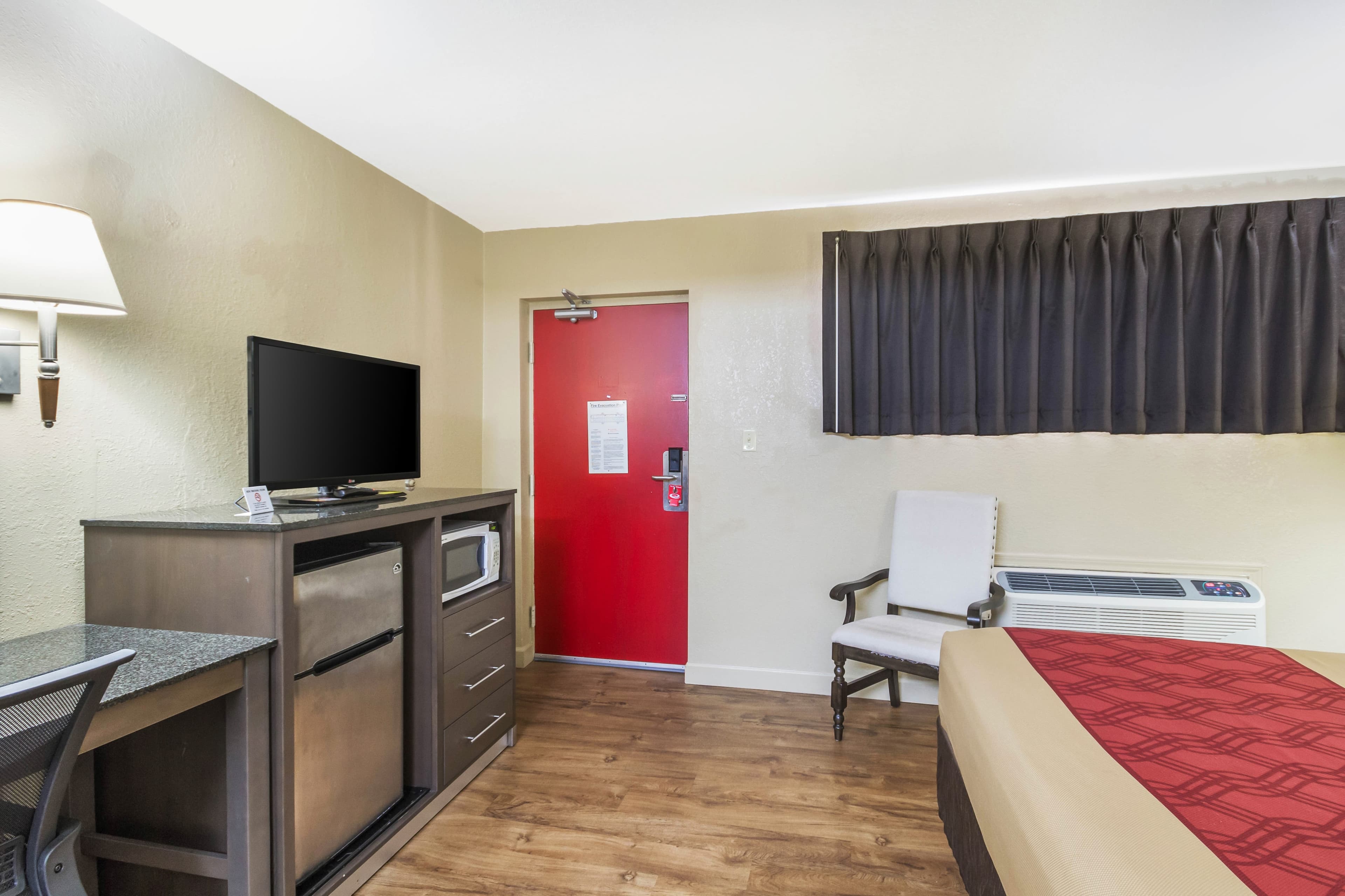 Econo Lodge  Inn & Suites I-35 at Shawnee Mission — 33