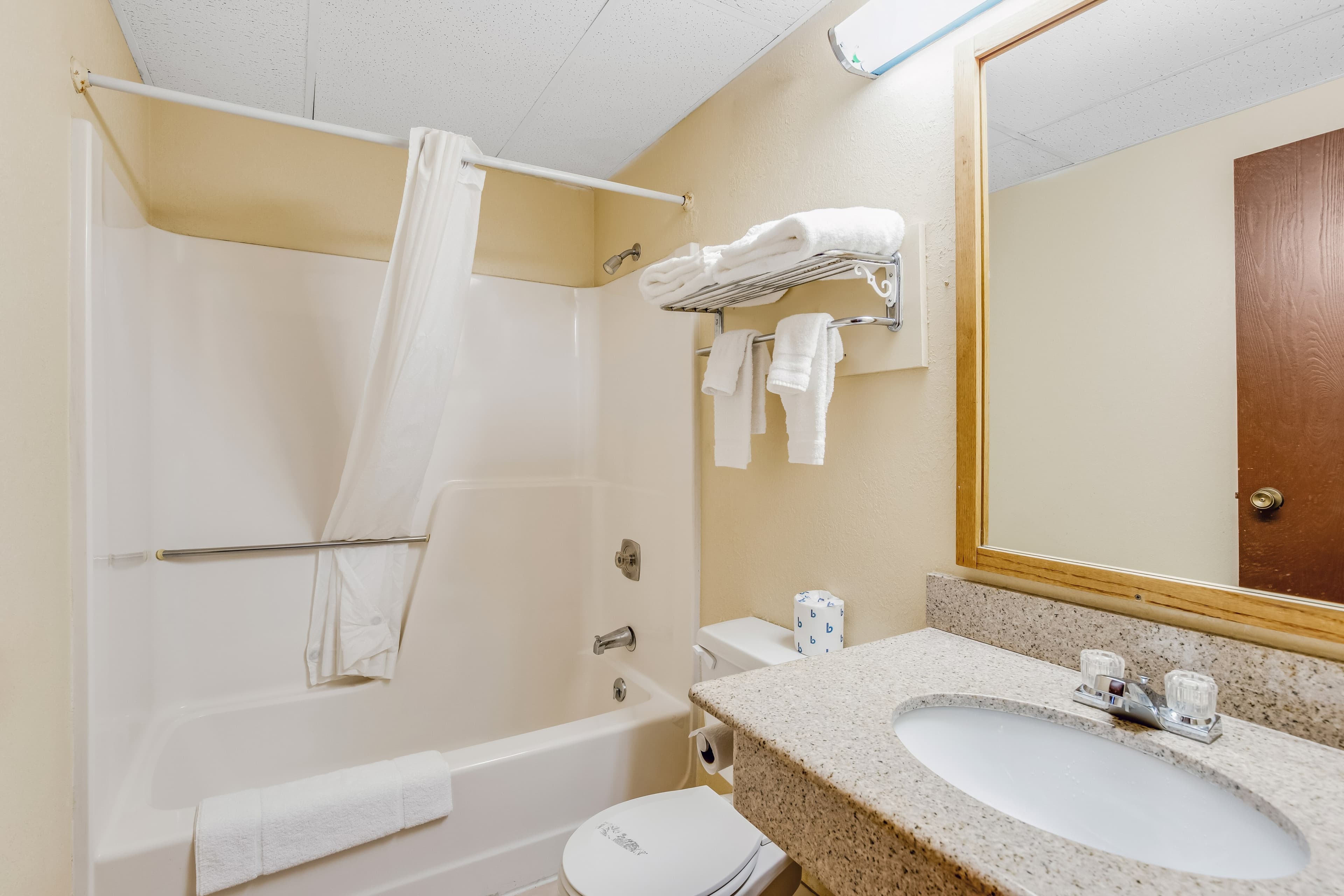 Econo Lodge Junction City I-70 Near Fort Riley - Image 5