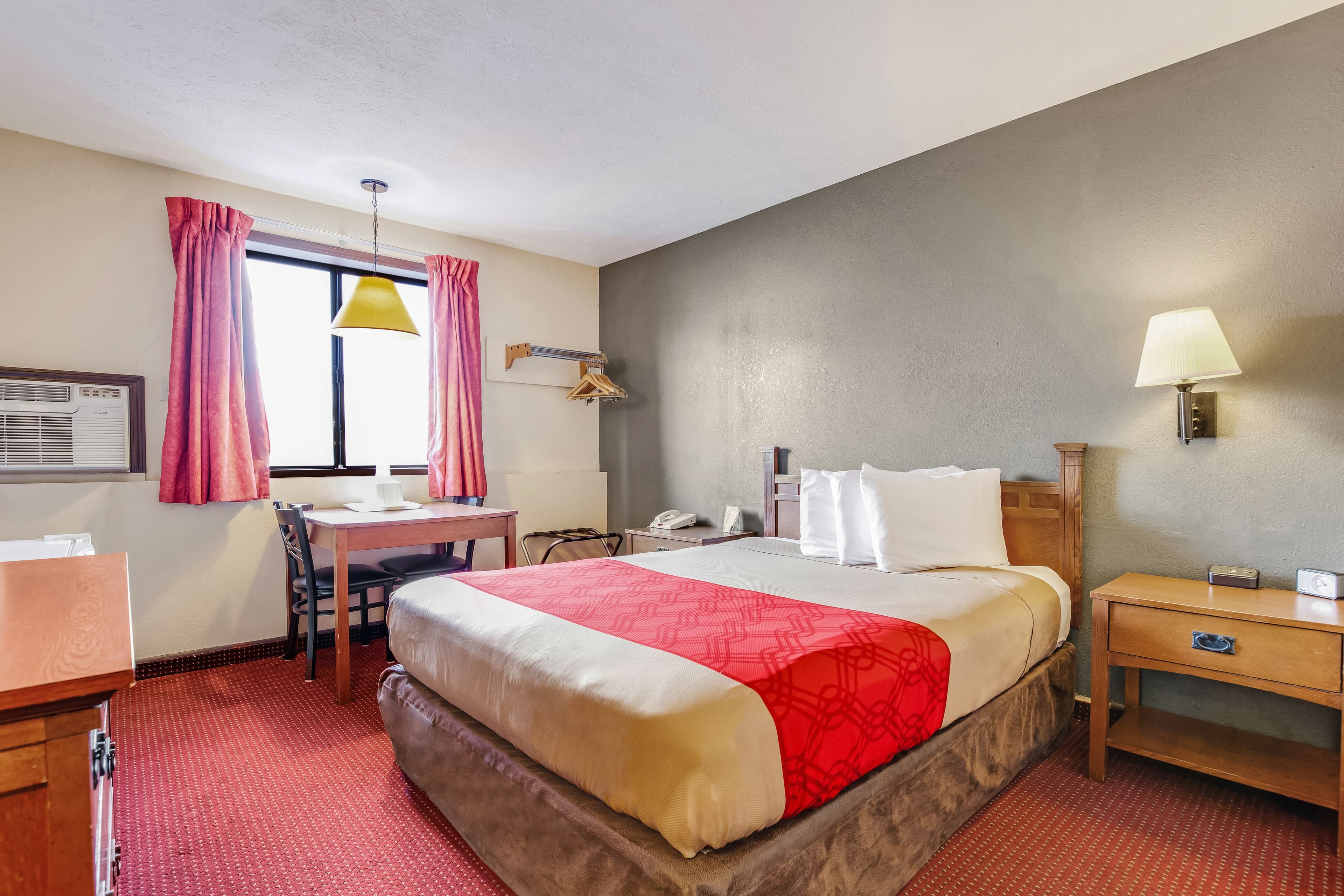 Econo Lodge Junction City I-70 Near Fort Riley — 6